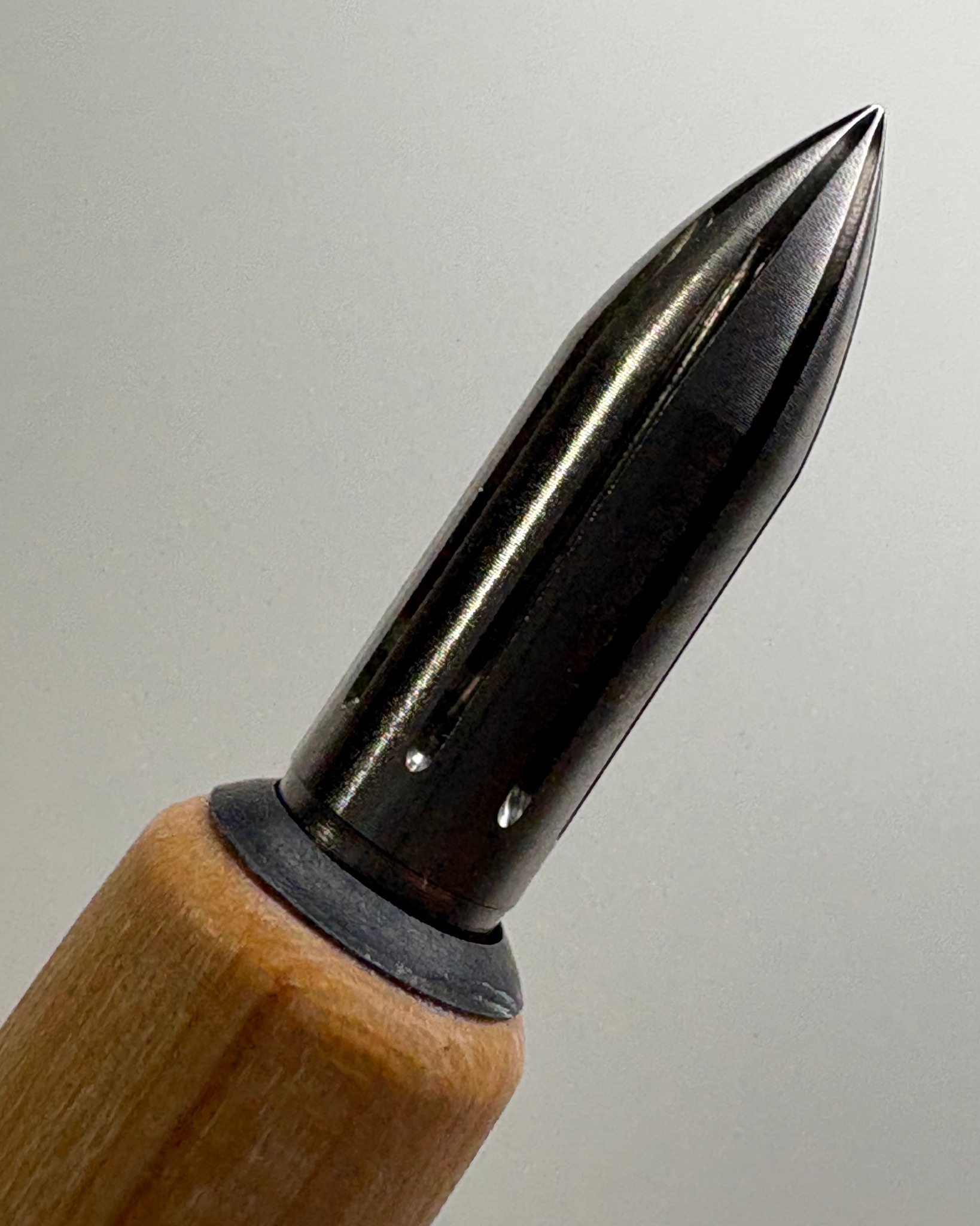 Kakimori parcel review: stunning glass nib and desk pen holder