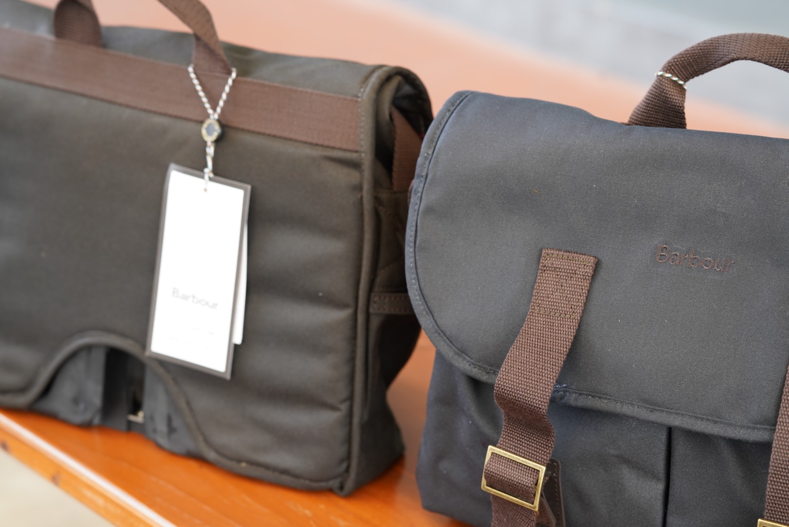 กระเป๋า Barbour Brompton Tarras Bag พร้อมขายครับ มี 2 สี Olive 