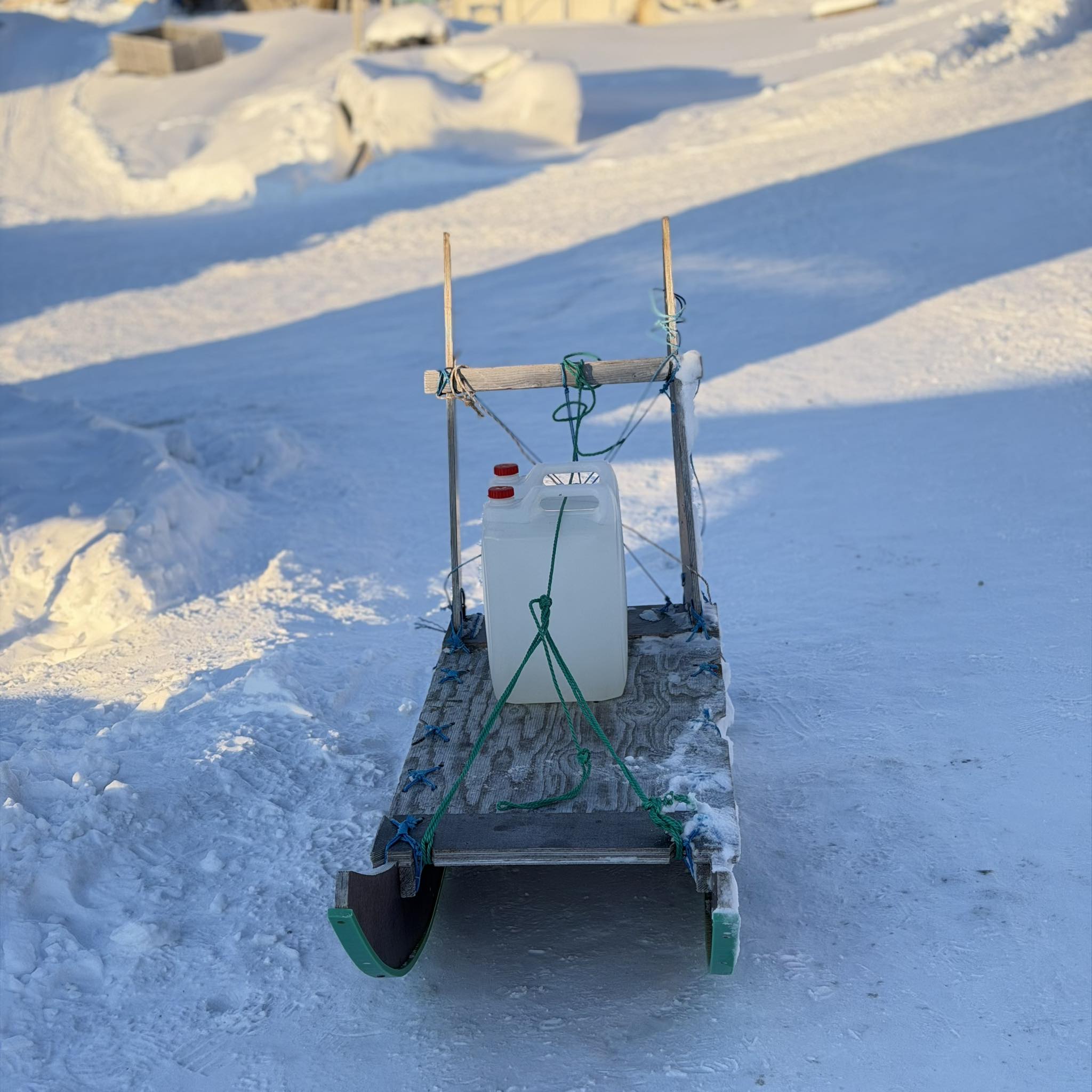 木製 橇 Classic wooden sled for winter transportation