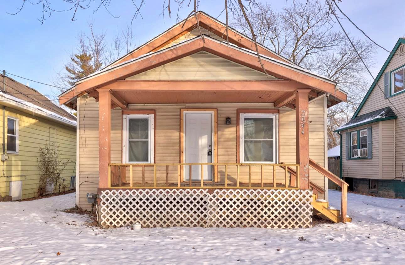2 Beds 1 Bath - House - Property Rentals - Saginaw, Michigan | Facebook ...