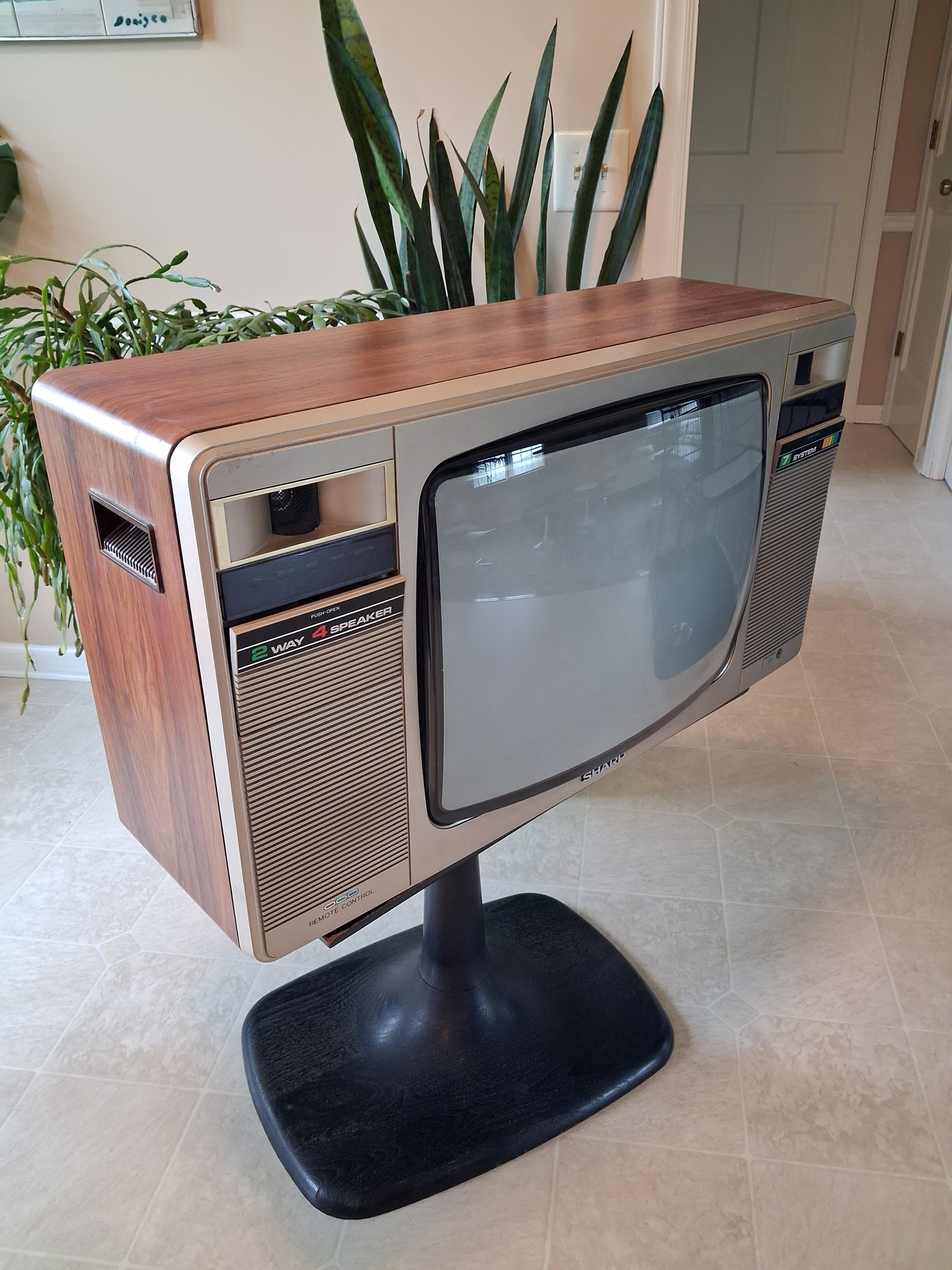 【ビンテージ品】SHARP カラーテレビジョンCT-6003 1983年製 ビンテージ品】SHARP カラーテレビジョンCT-6003 1983年製 SHARP