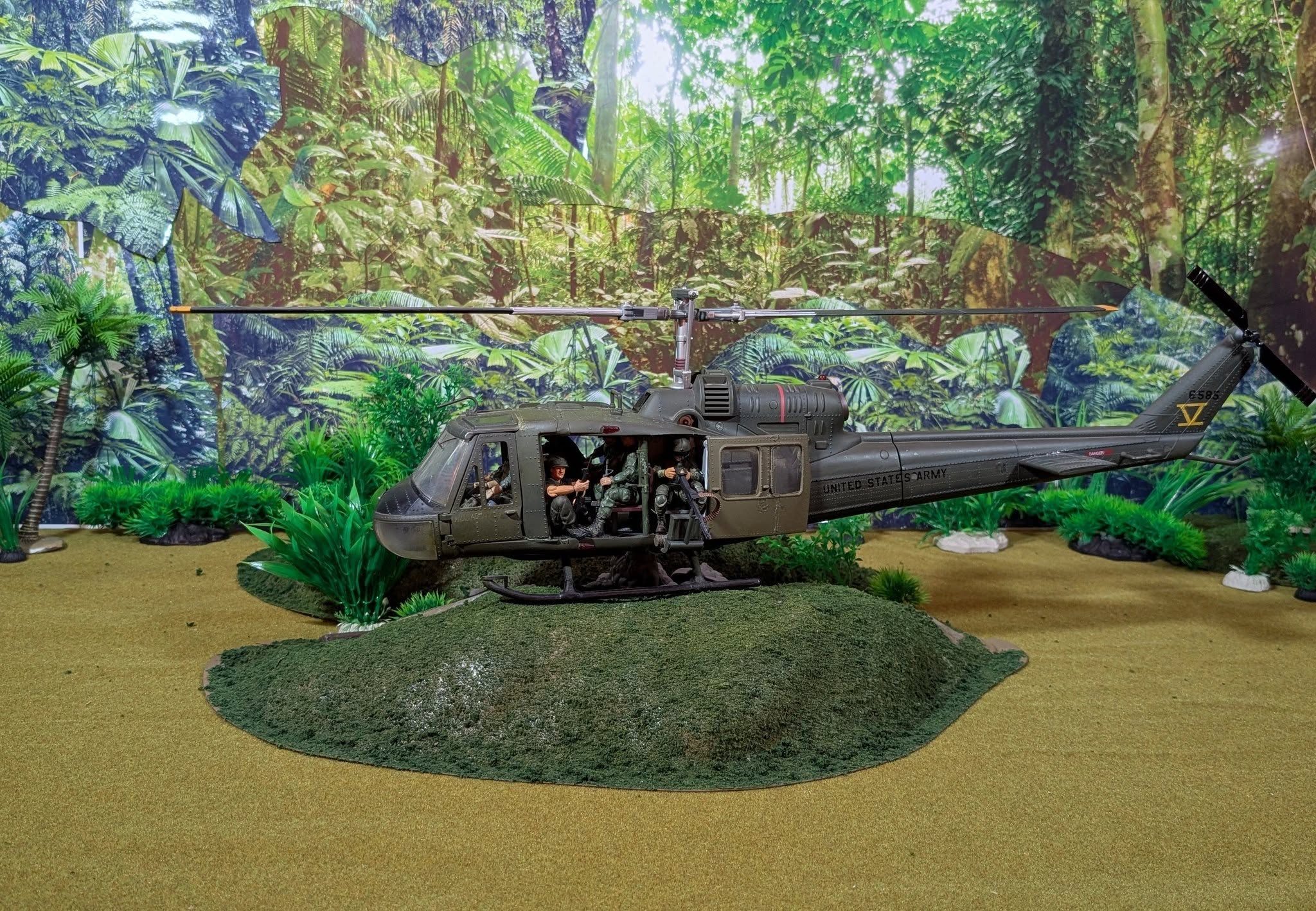 Vintage 1/18 scale UH-1 Huey model from 21st Century Toys