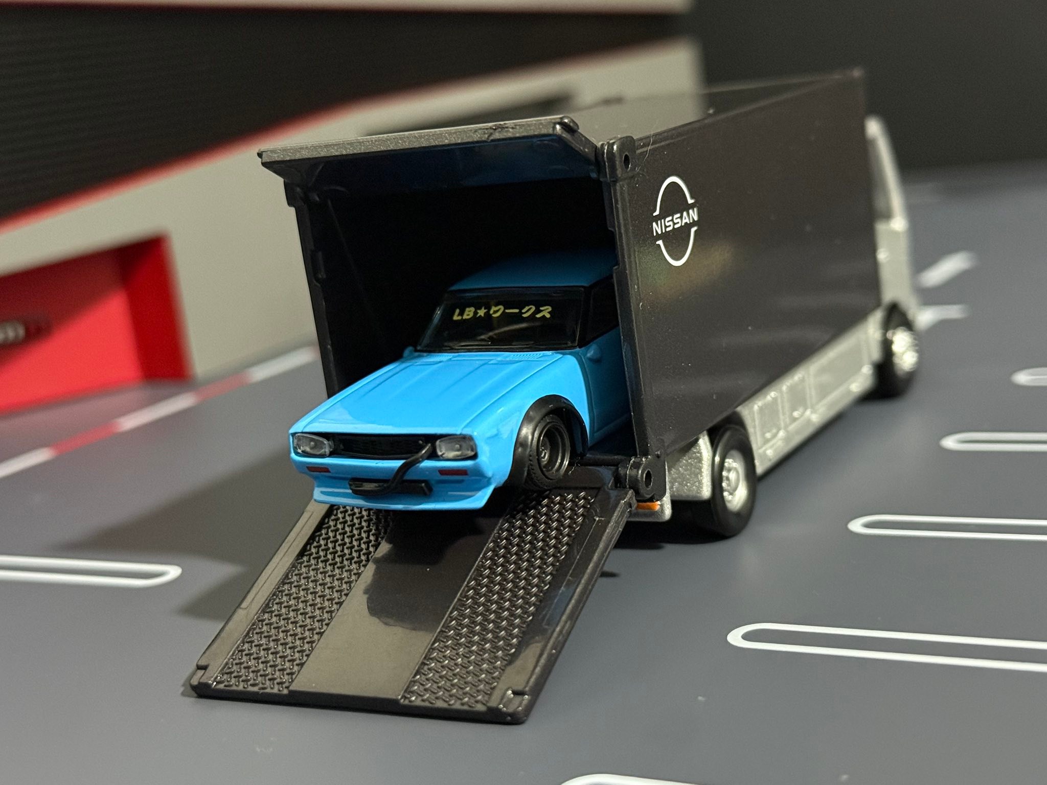 Kato's baby blue Kenmeri Mini GT model
