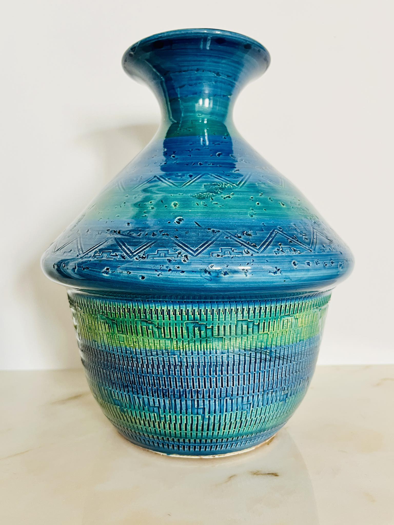 Is this a Bitossi vase?