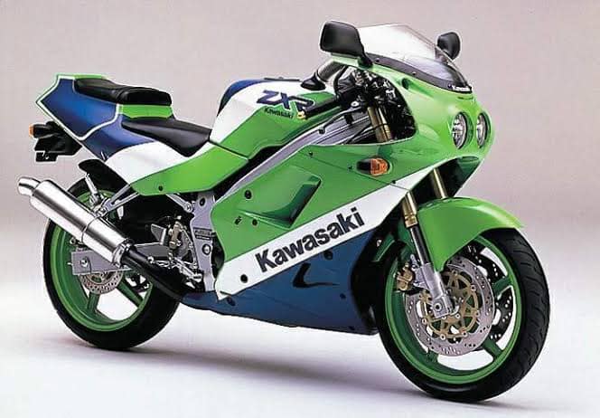 (꜆՞_ ̫ _՞꜀) New Kawasaki ZX25R - 249cc 4 Cylinder - Liquid Cooled, DOHC, 16
