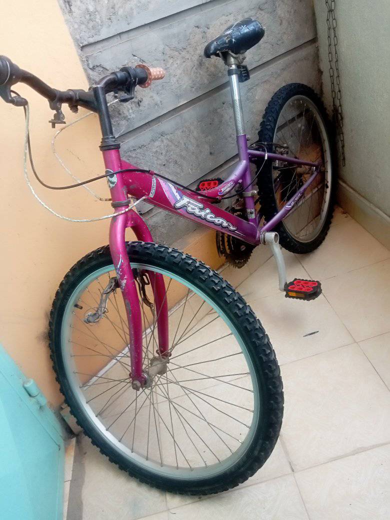 Ex uk mountain bike size 24 8500
