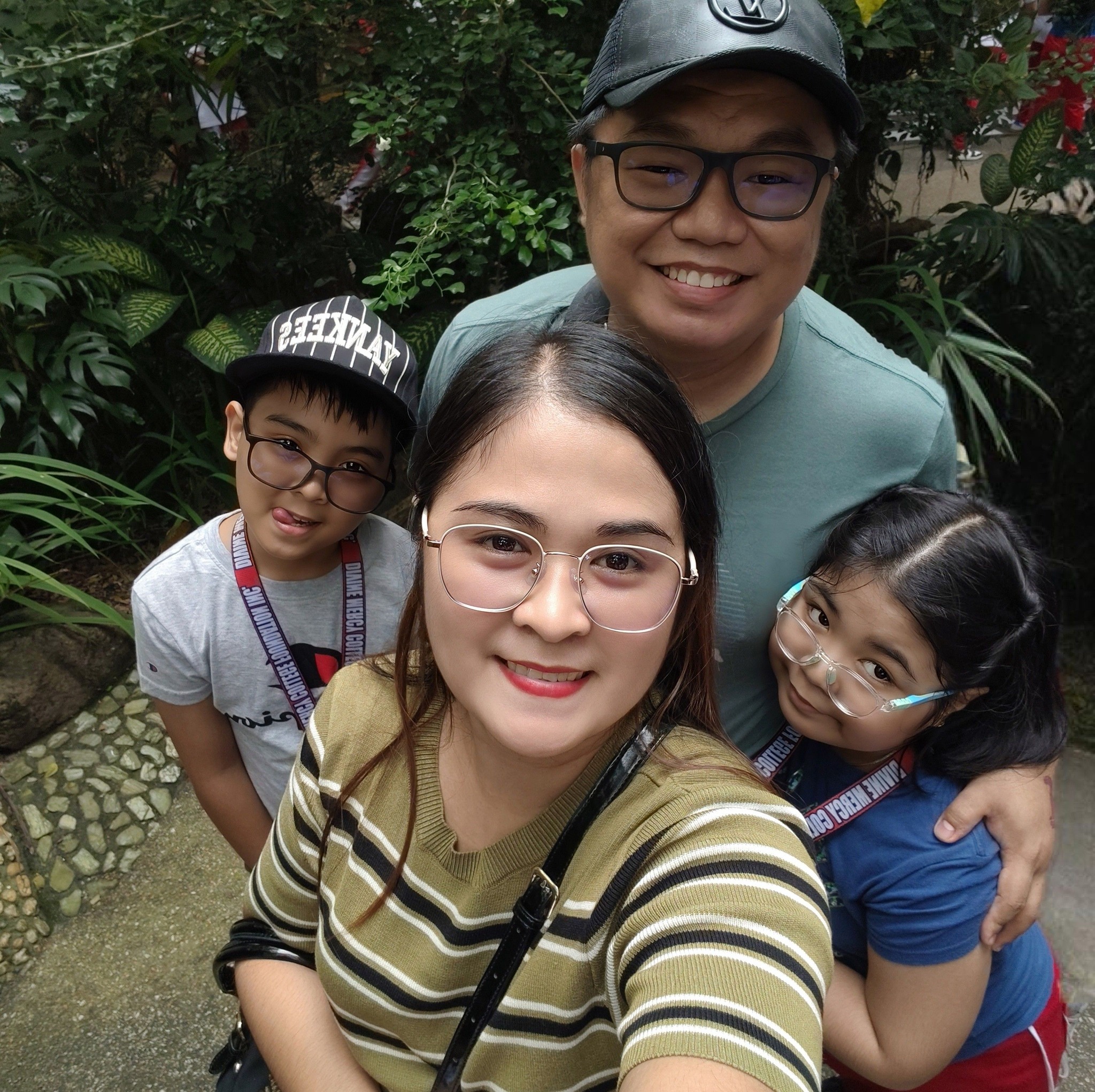 Last year ito nagpunta kami buong pamilya ka Ms. Jay Costura para magpa ...