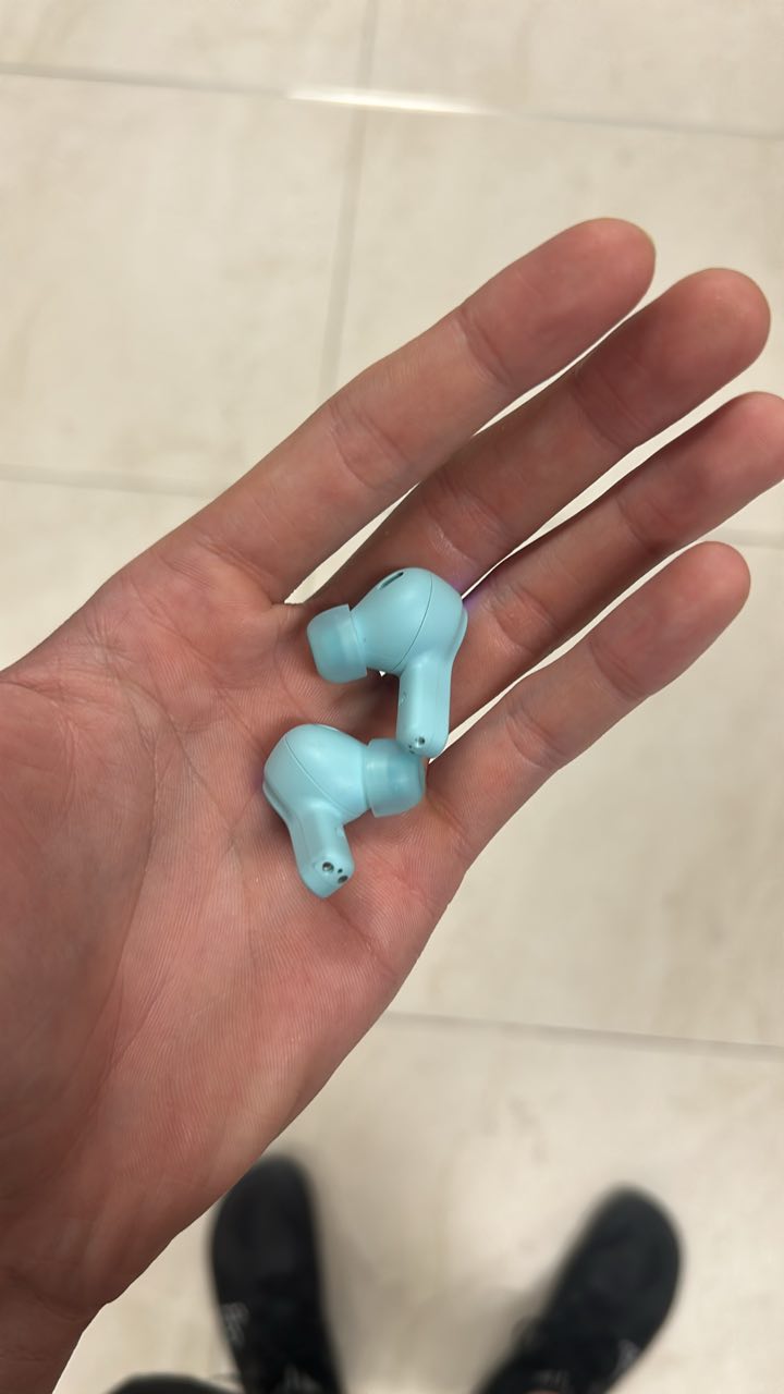 Lost dark green Samsung earbuds near AMK Ave 10?
