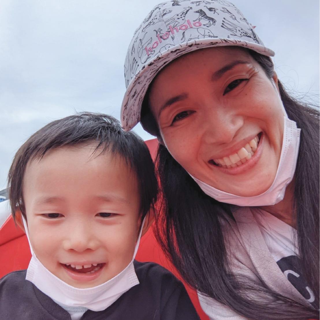 \夏休み、気づけば頭の中がずっとフル回転…💭／ 子どもの夏休み🌻 いつもと違う毎日で 考えごとが続くと、 呼吸が浅くなったり、 ストレスで ...