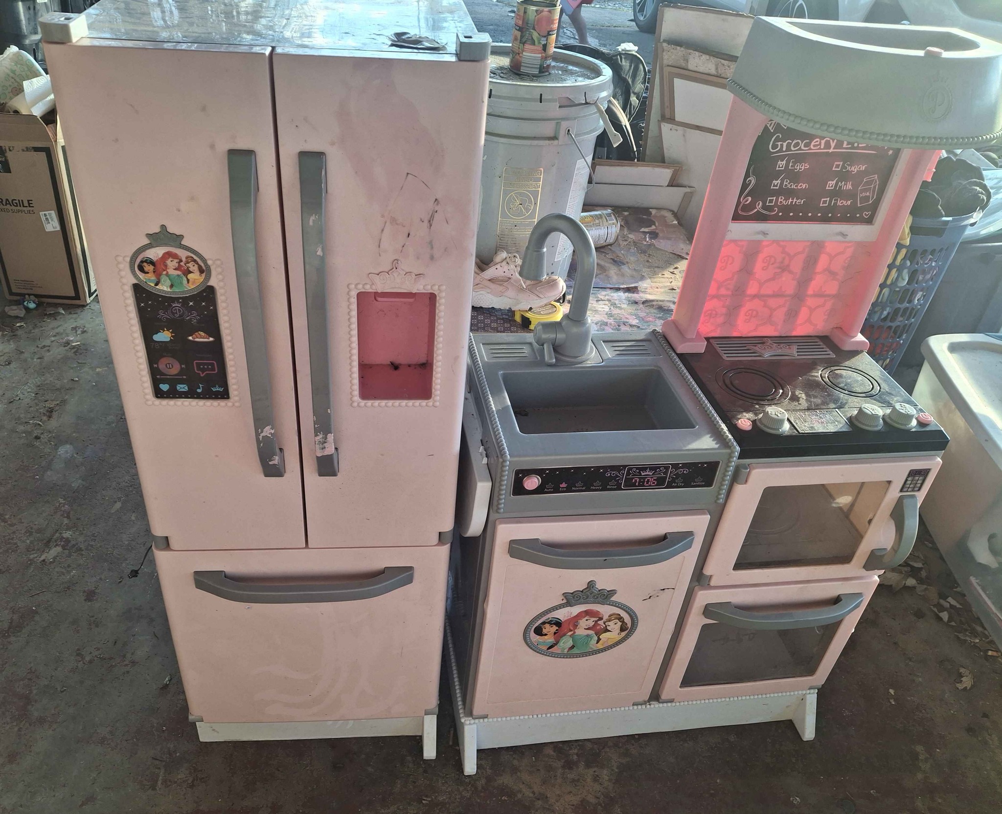 Tri Cities, Tn Yard Sale! | Free kitchen set just needs to be cleaned