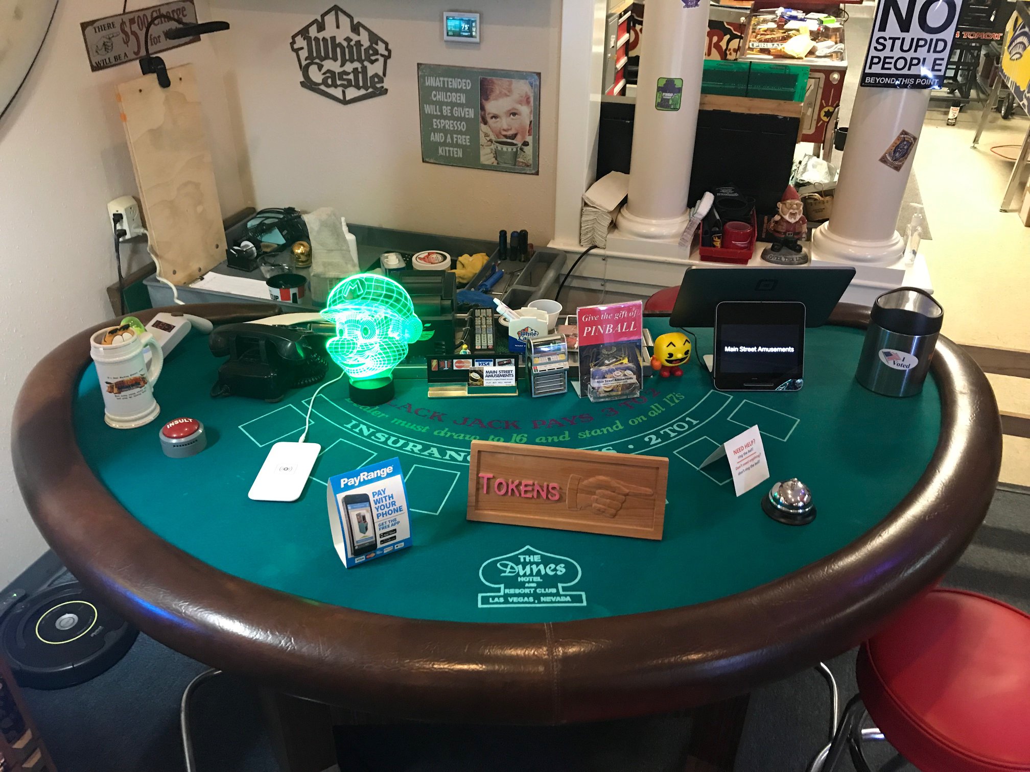 Less than 1% of Las Vegas visitors even know this blackjack table 