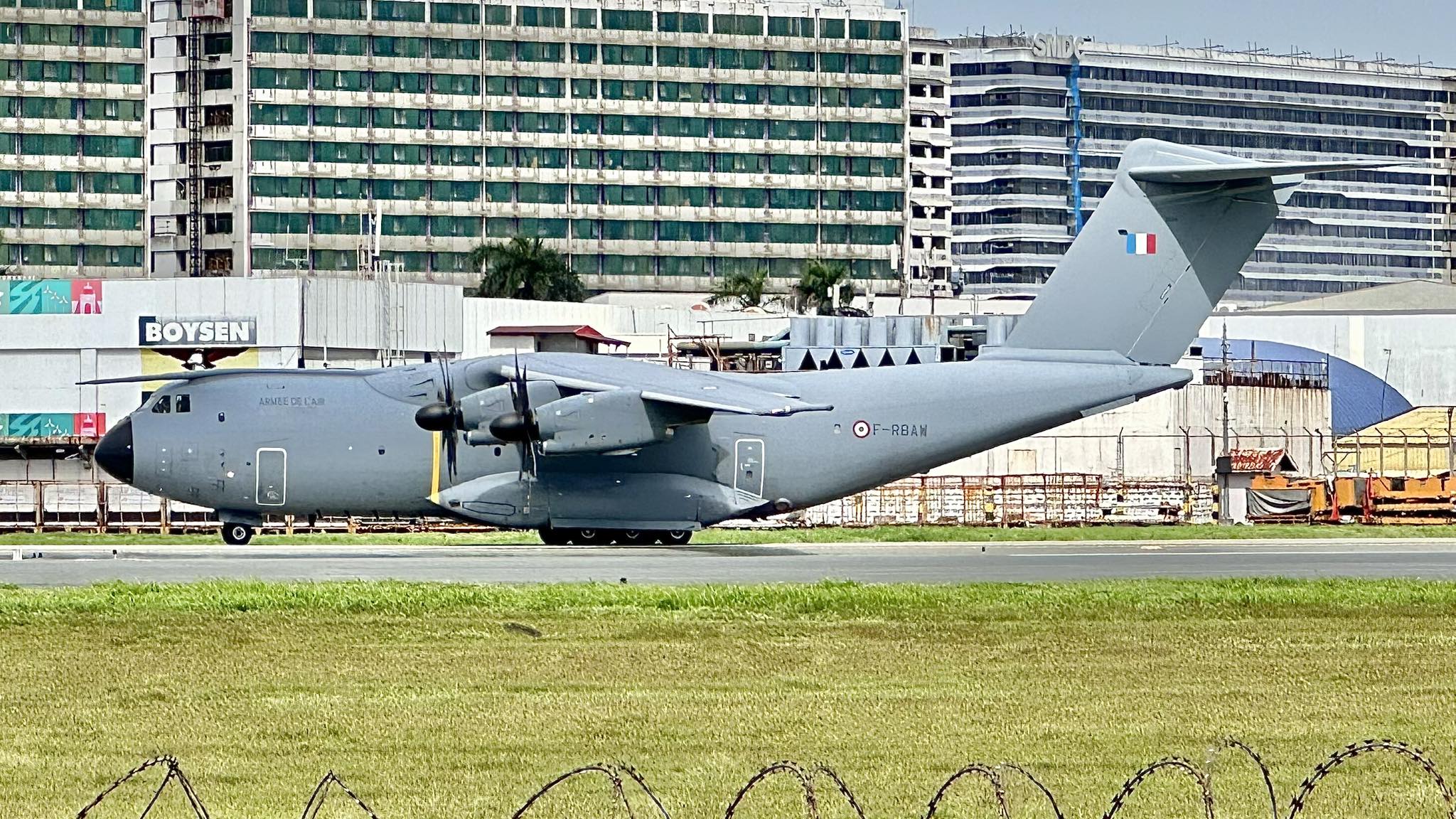 520782● french air force utility ARMÉE DE L'AIR (FRENCH AIR FORCE) AIRBUS A400 F-RBAW