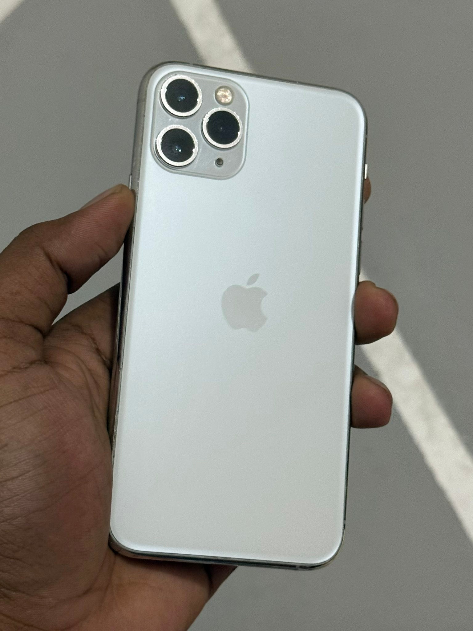 iPhone 11 256GB J/A 🇯🇵 Silver FaceID 💯 TrueTone 💯 Battery 87