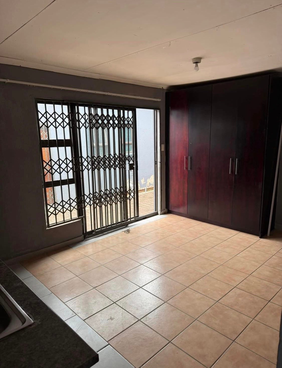 Cosmo City Accommodation | Room available ext 9 | Facebook