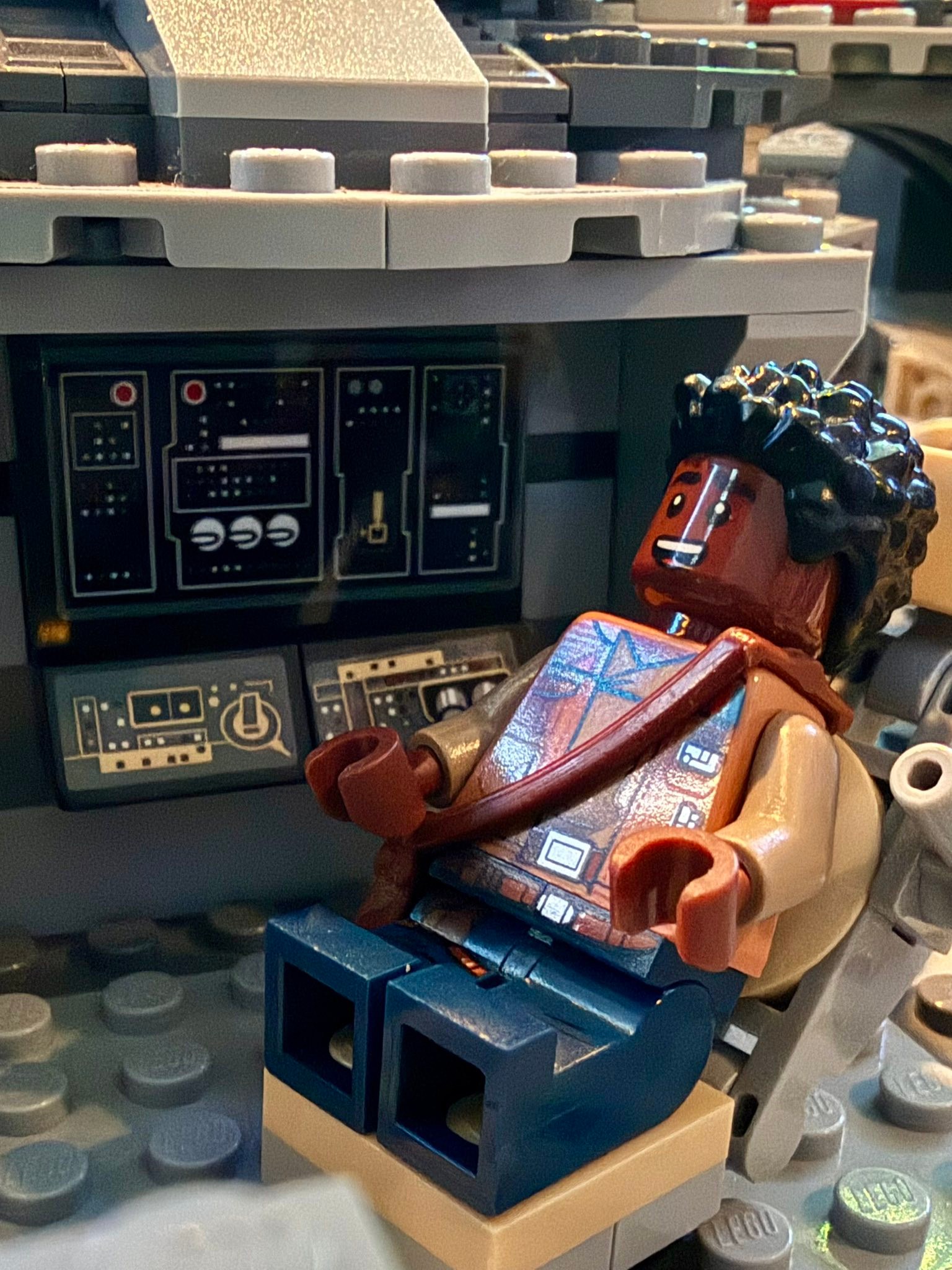 Millennium Falcon 75257 Lego model review