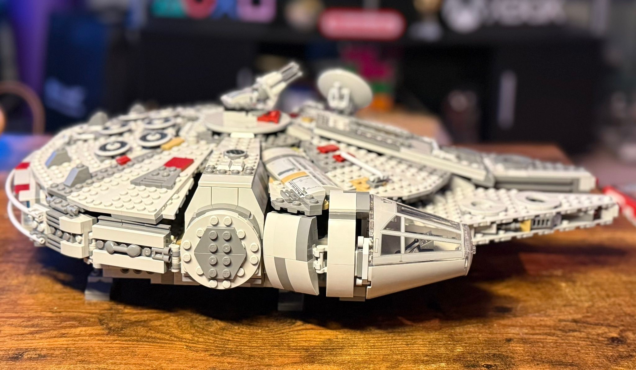 Millennium Falcon 75257 Lego model review