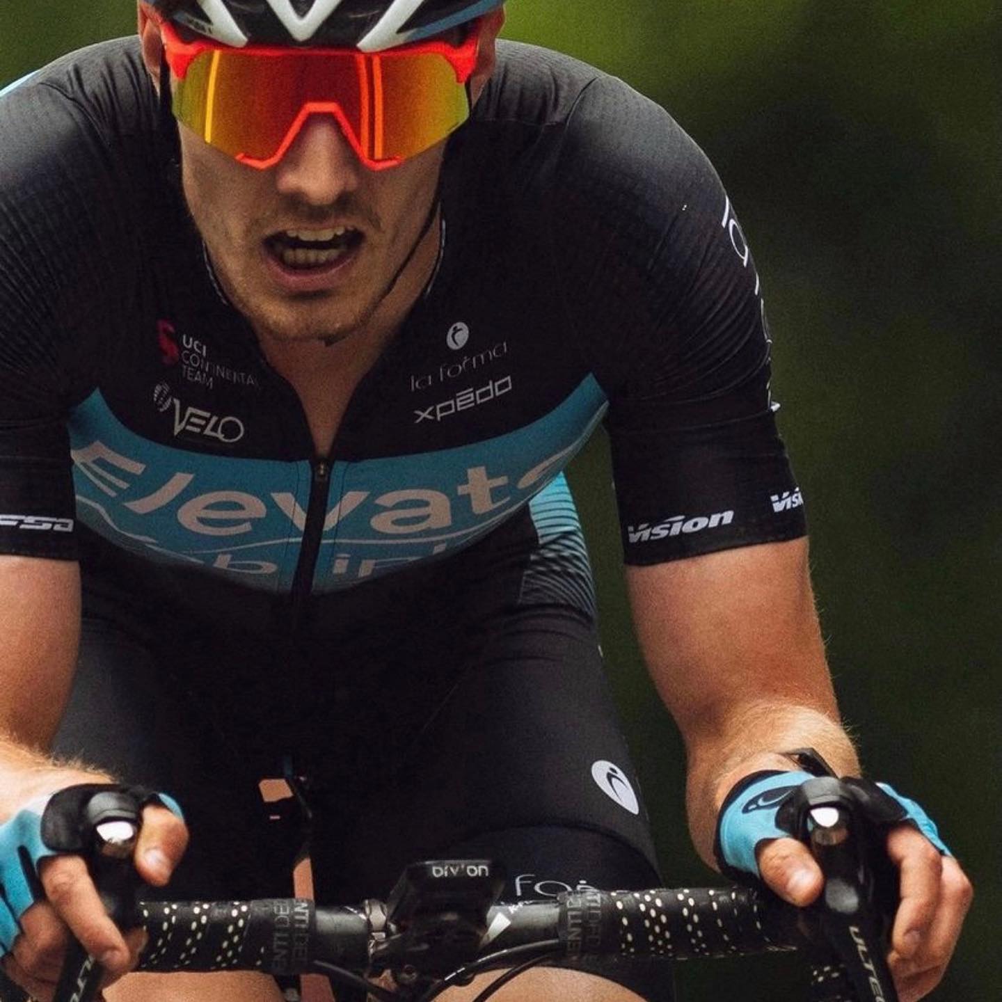 Elevate-Webiplex Pro Cycling Team