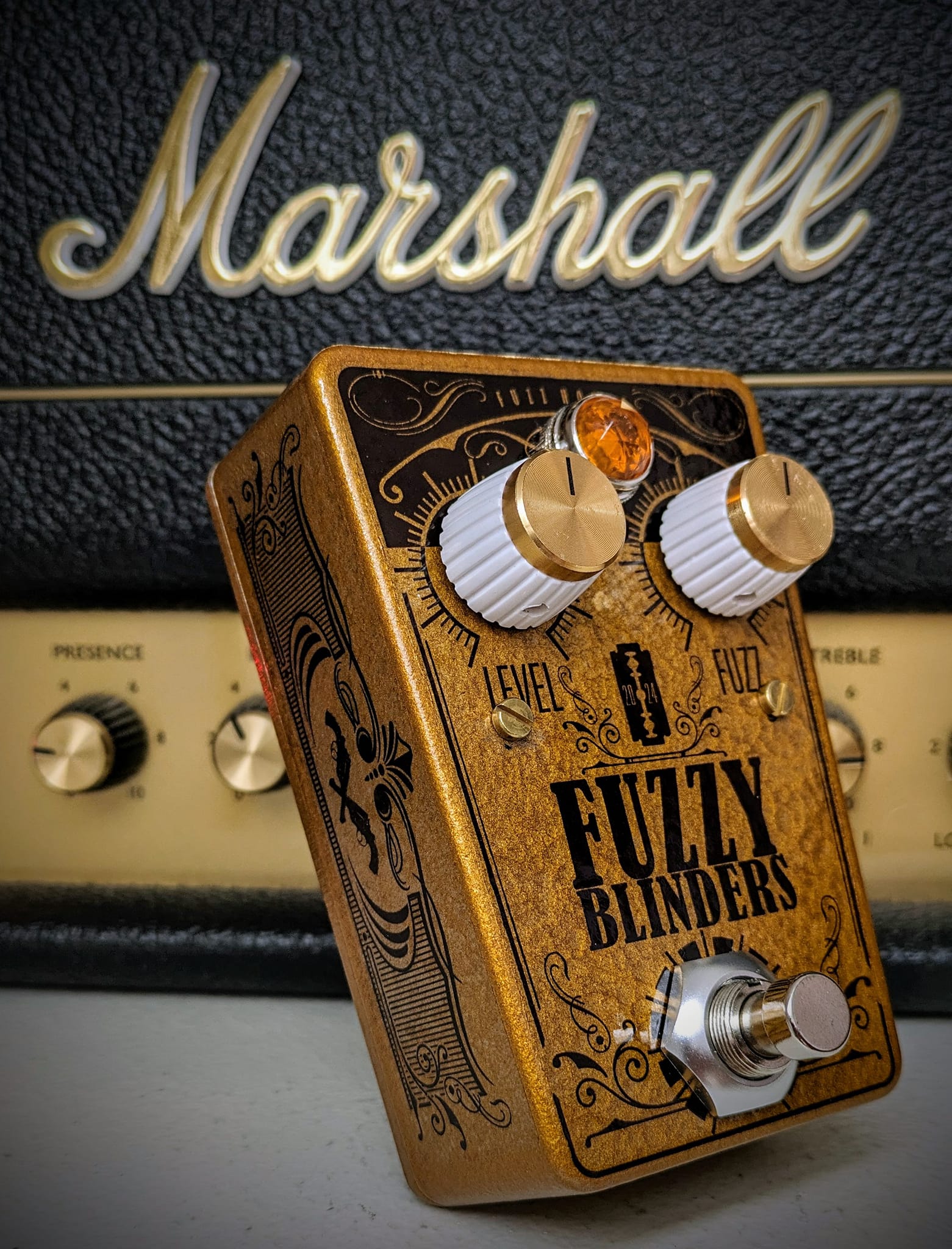 Fuzzy Blinders OC75N germanium fuzz diy project completed