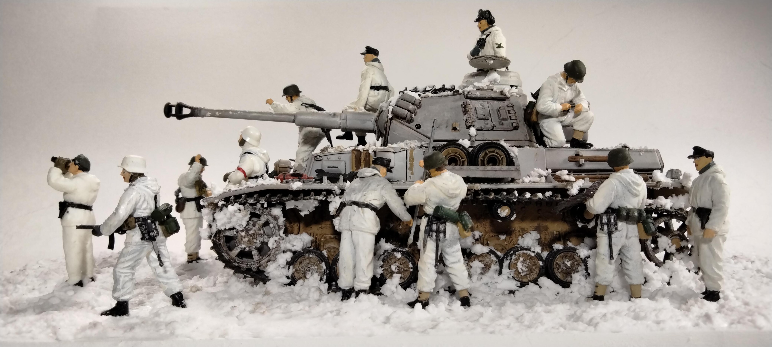 Andrea Miniaturas 1:32 scale tank diorama