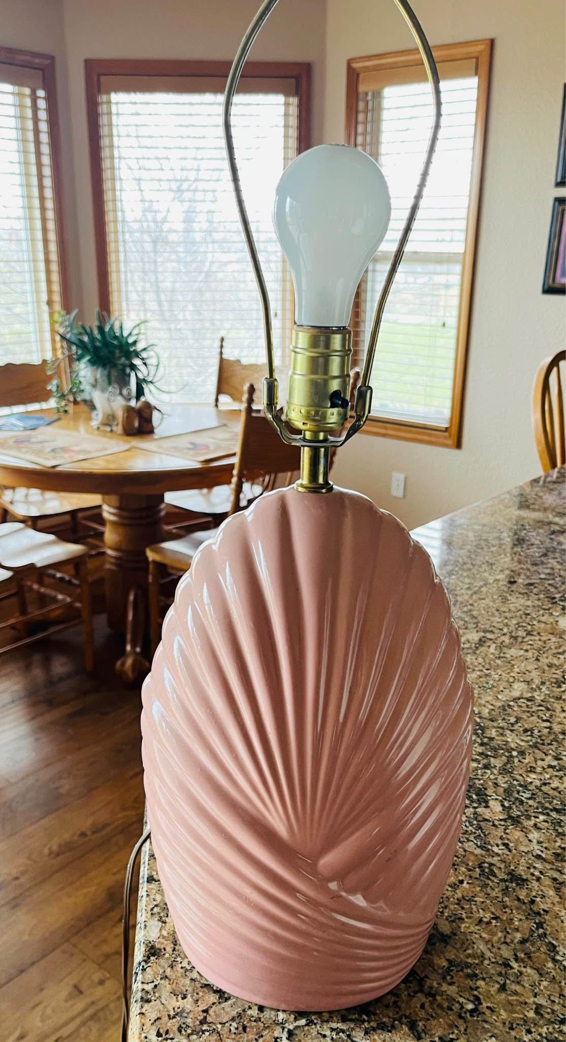 1980s Retro Clam Shell Lamp for Sale in Treasure Valley
