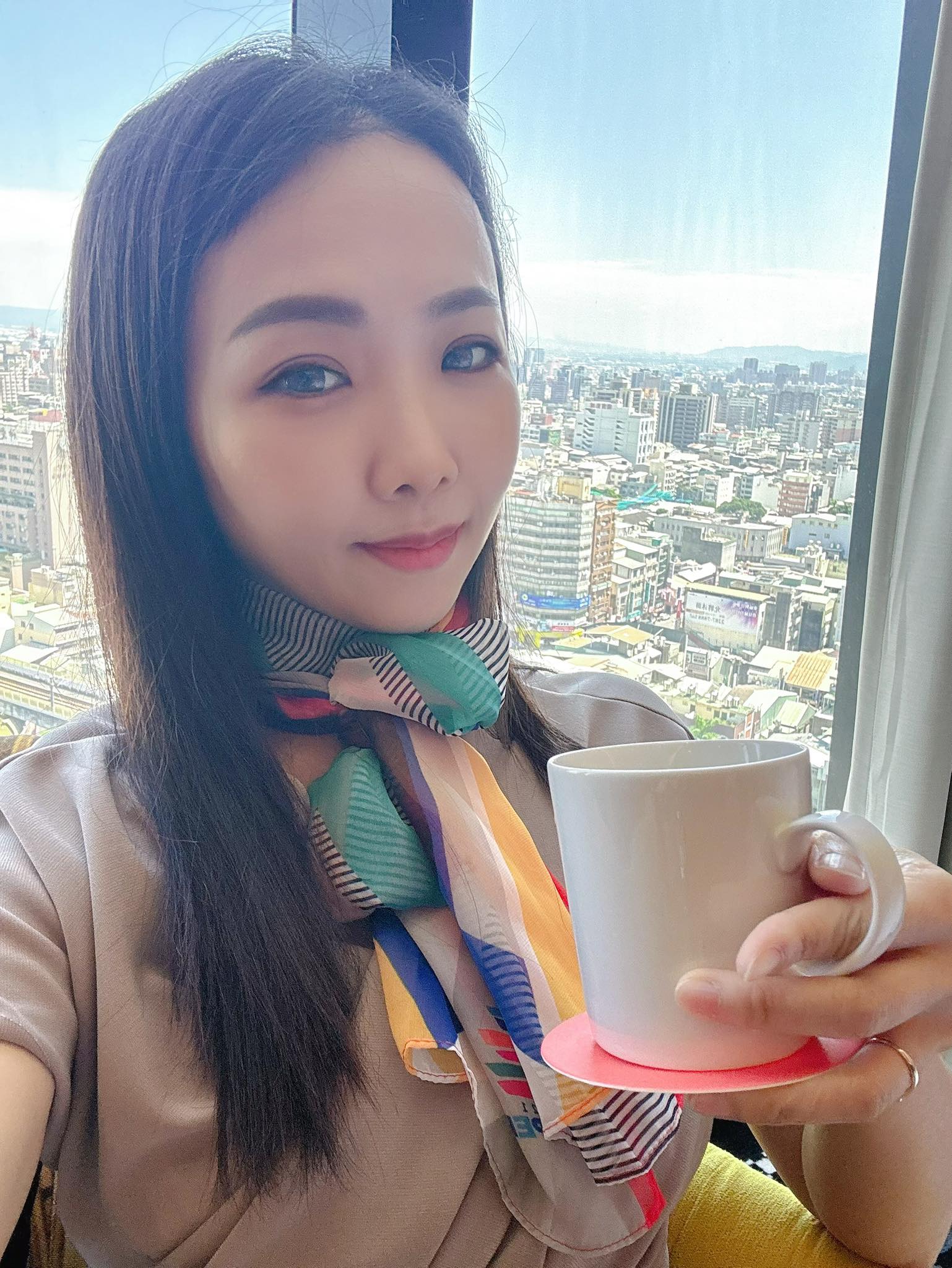 依凌 - 任何時候，現金流永遠比現金重要得多 賺到的錢不叫利潤，現金流才是支柱。 為什麼你存了100萬， 卻輸給月入1萬的人？ 因為你沒有讓 ...