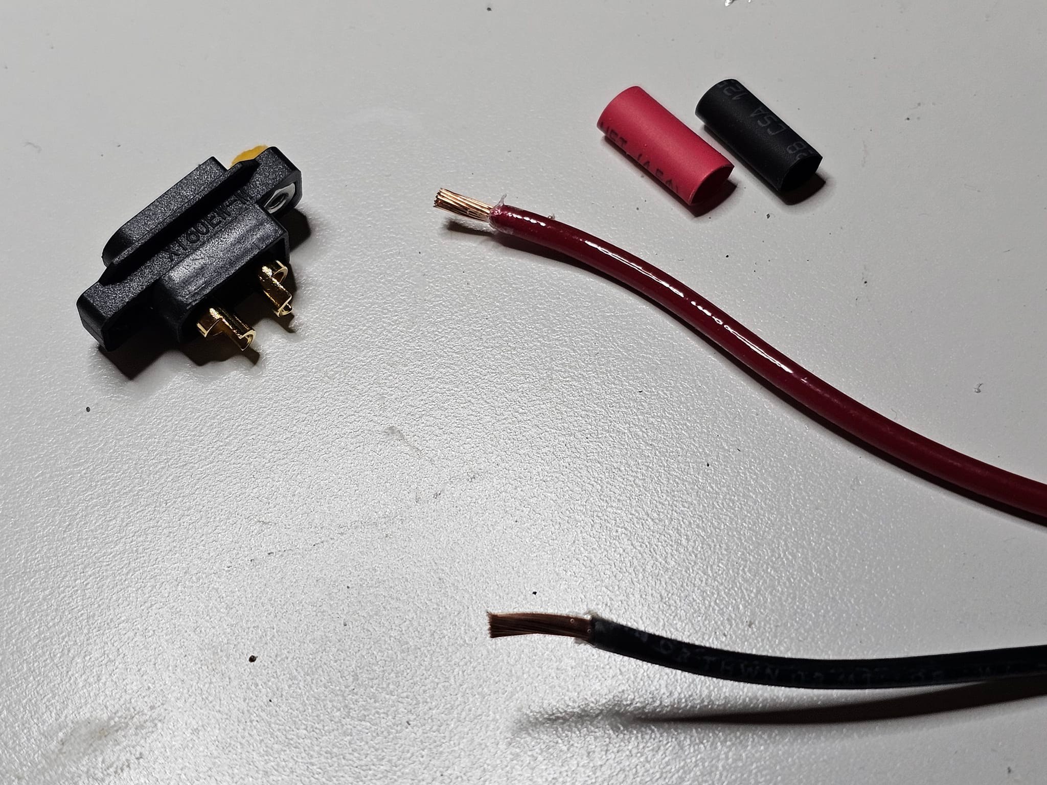 best battery clips fish finder hook up power Connect-Ease Yak-Ease SPADE-A-NATOR 12V Connector Kit RCE12VSPD | to 3 Electronics for Ice Fishing, Kayak, Canoes, Duck Boats, Camping & Off-Grid | Plug & Play LED lights What type of clips to