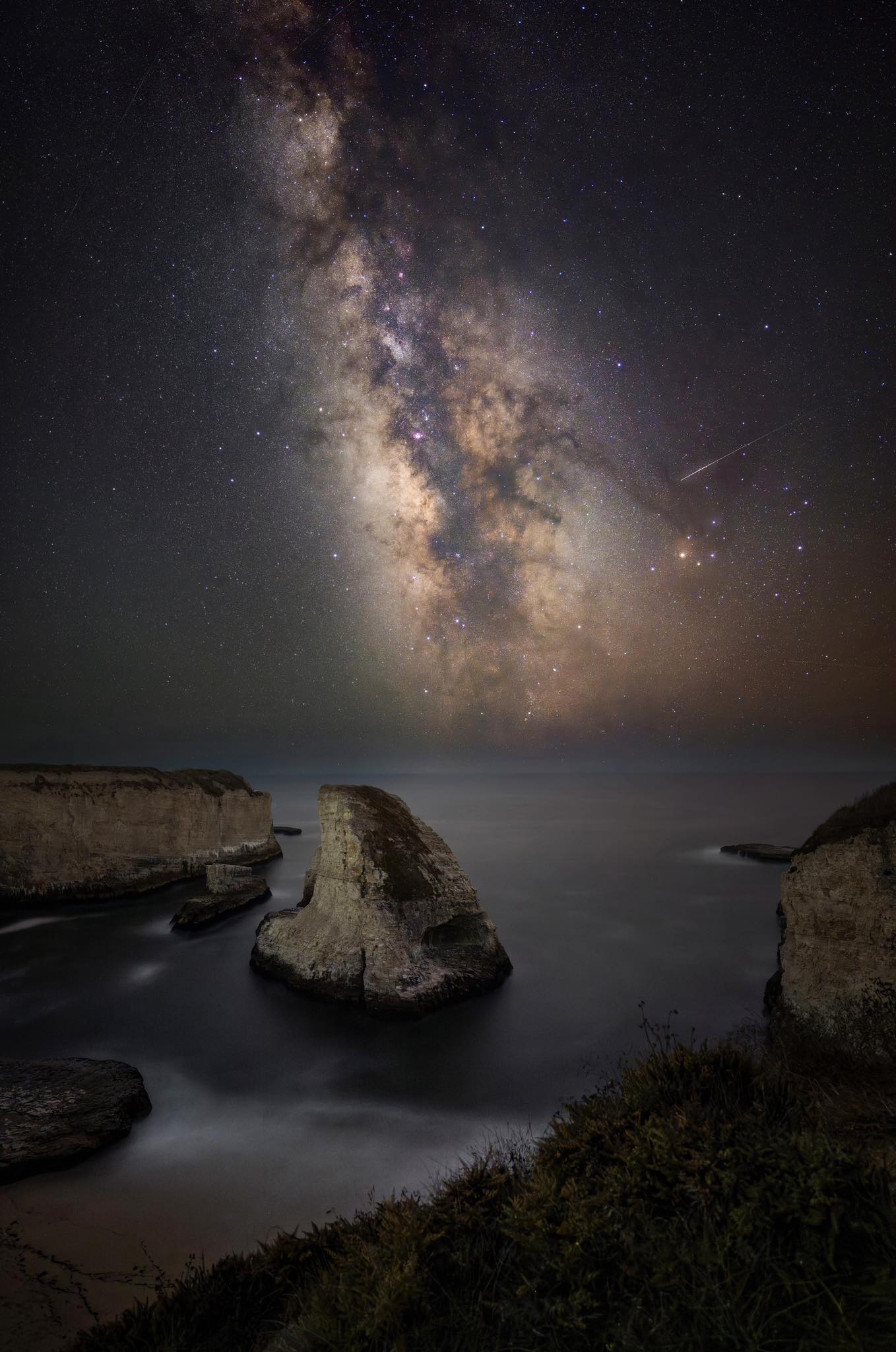 Capturing the Milky Way and a meteor shower at Shark Finn Cove