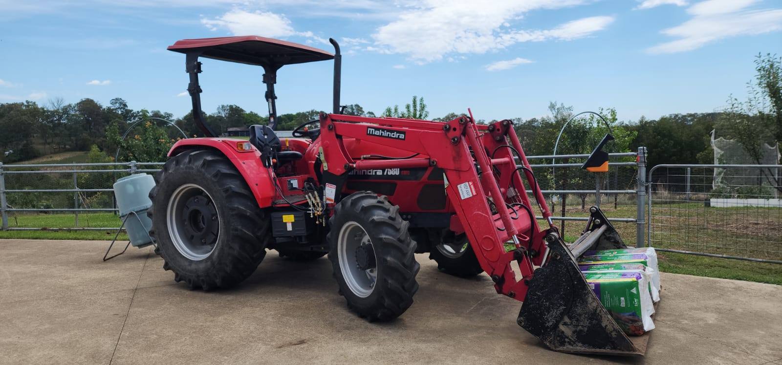 Mahindra 7580 4WD Tractor + Loader + slasher + Implements (ripper ...