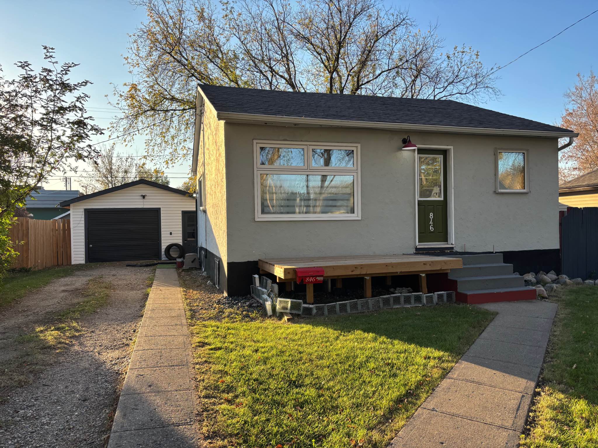 3 Beds 2 Baths - House