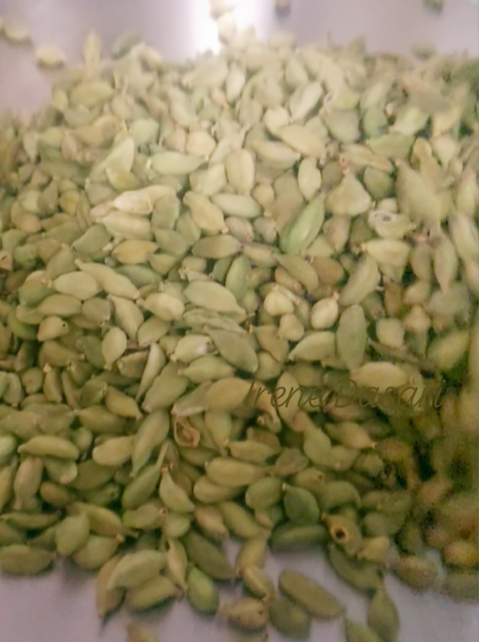 Irene - FINGER NAILS cut, ELACHI is freshly ROASTED for grinding....let ...