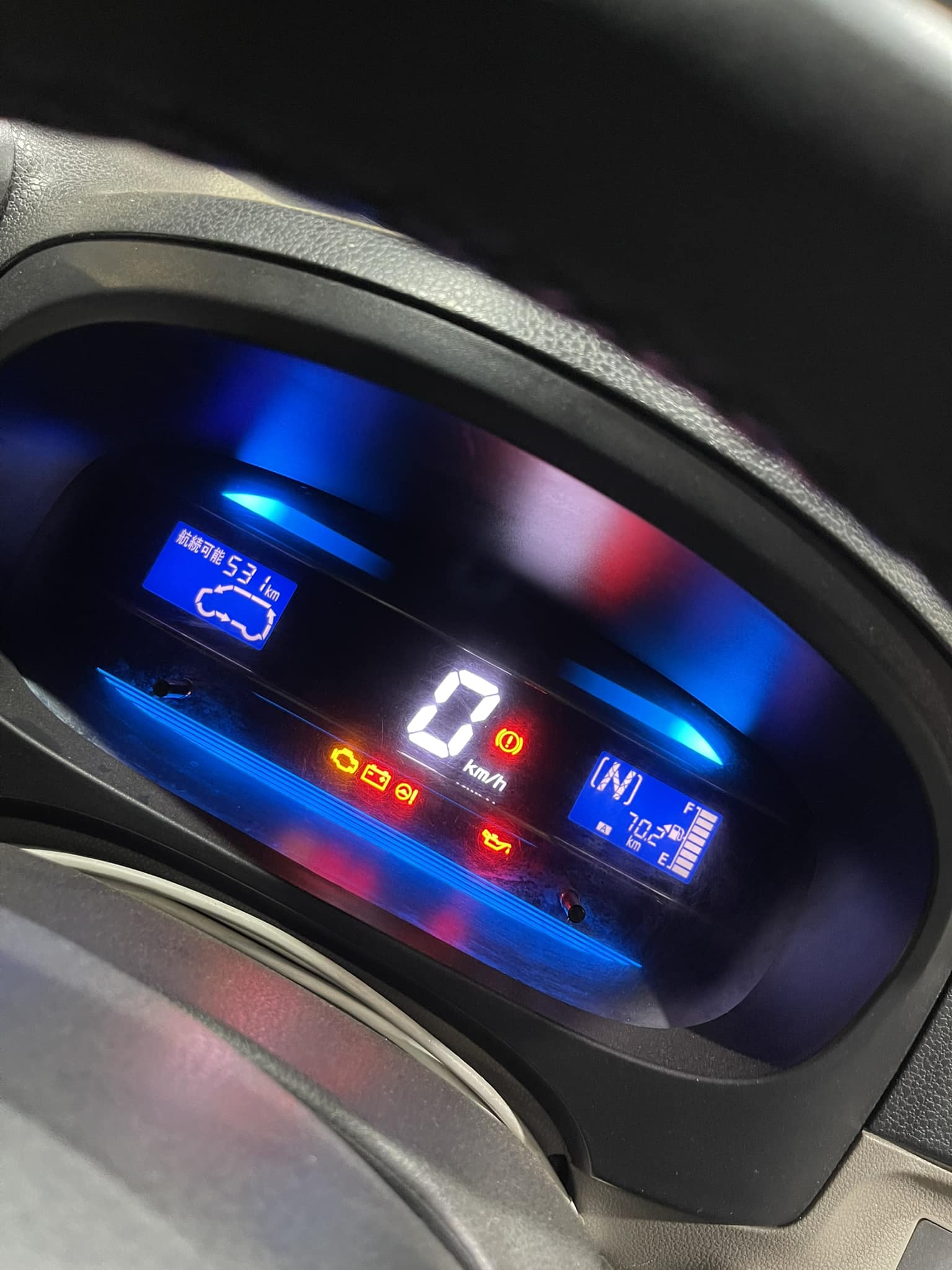 What is the normal idle RPM for a Daihatsu Mira ES 2012?