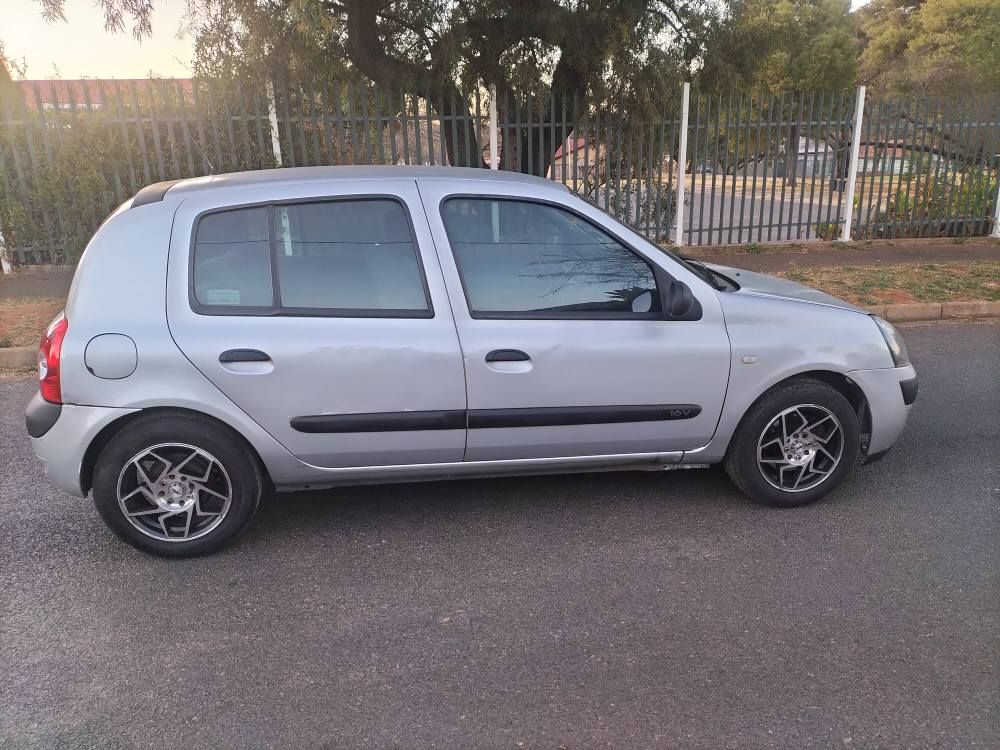 2006 Renault Clio 2 1.2L R32,000 0737170076 - Cars & Trucks ...