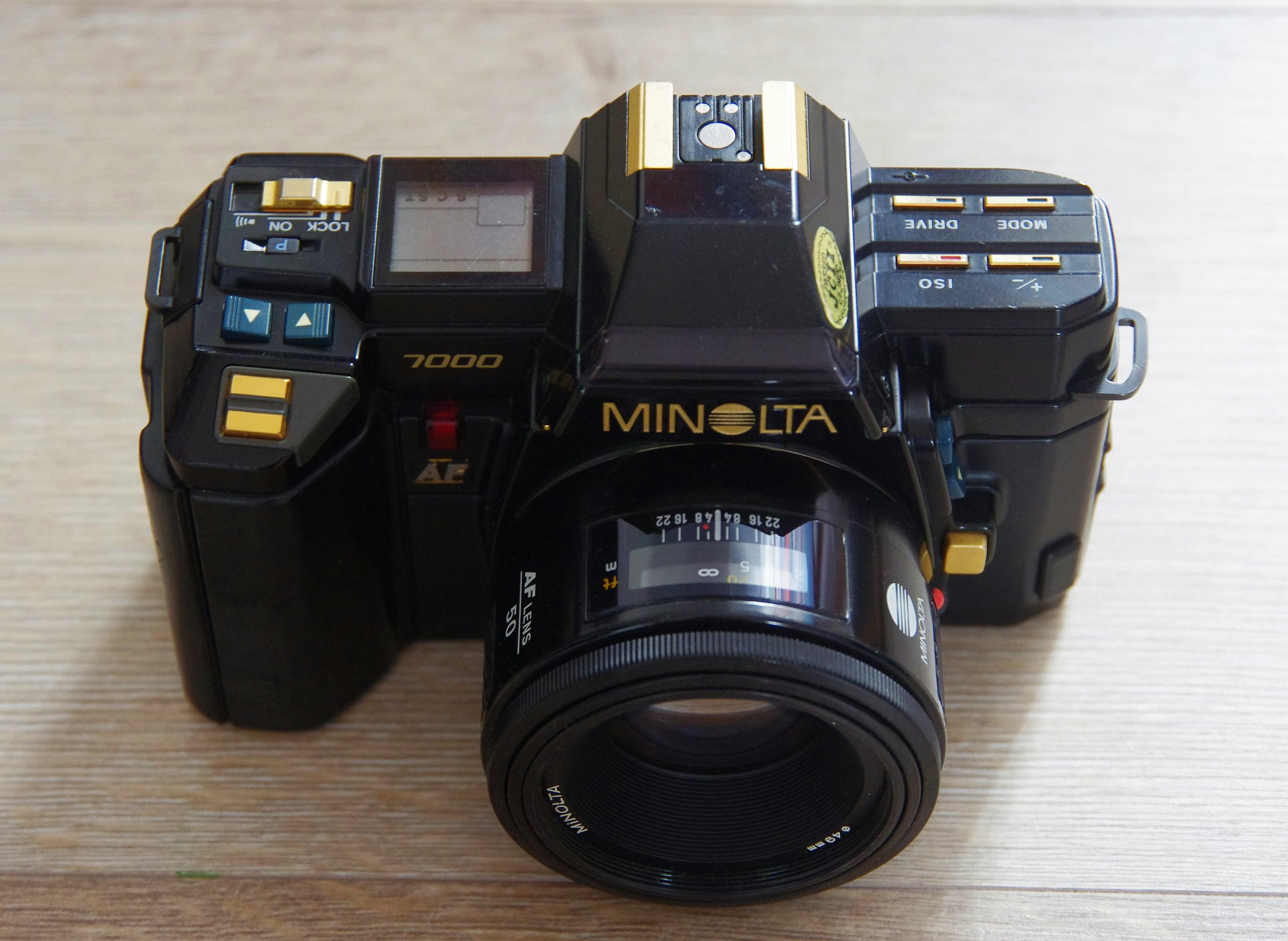 Minolta 7000 AF gold version serial numbers and production
