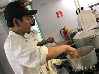 フィレンツェ料理学園 医学部在学中1年間休学しイタリア料理シェフ養成 レストランインターンへ参加 料理修行中の高桑 Facebook