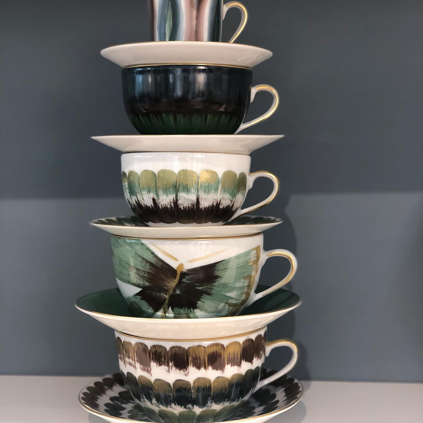 Grands oiseaux bird plates by faiencerie de gien