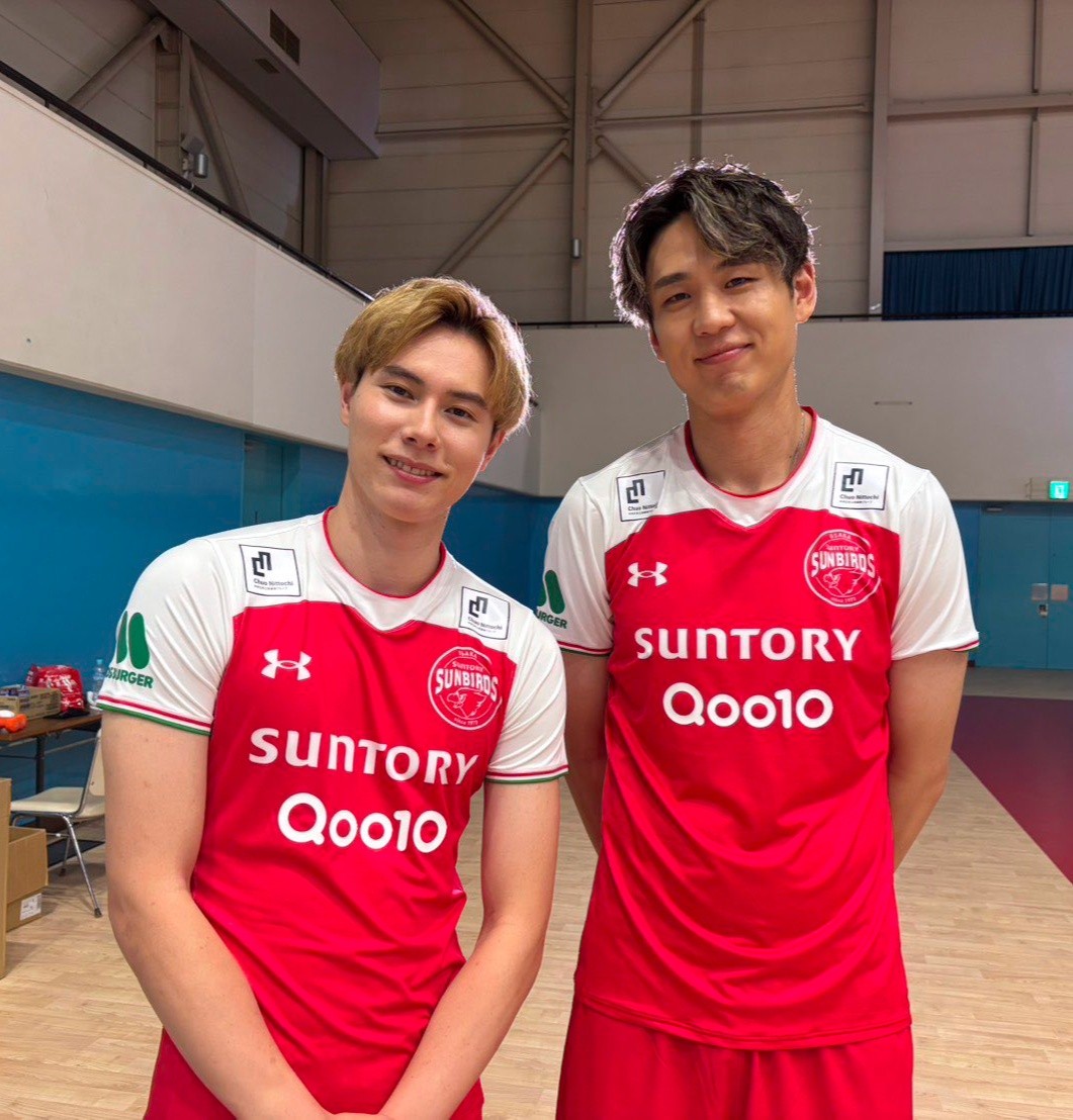 高橋藍 SUNTORYSUNBIRDS ユニフォーム Ran Takahashi wearing 💙 Suntory Sunbirds Jersey