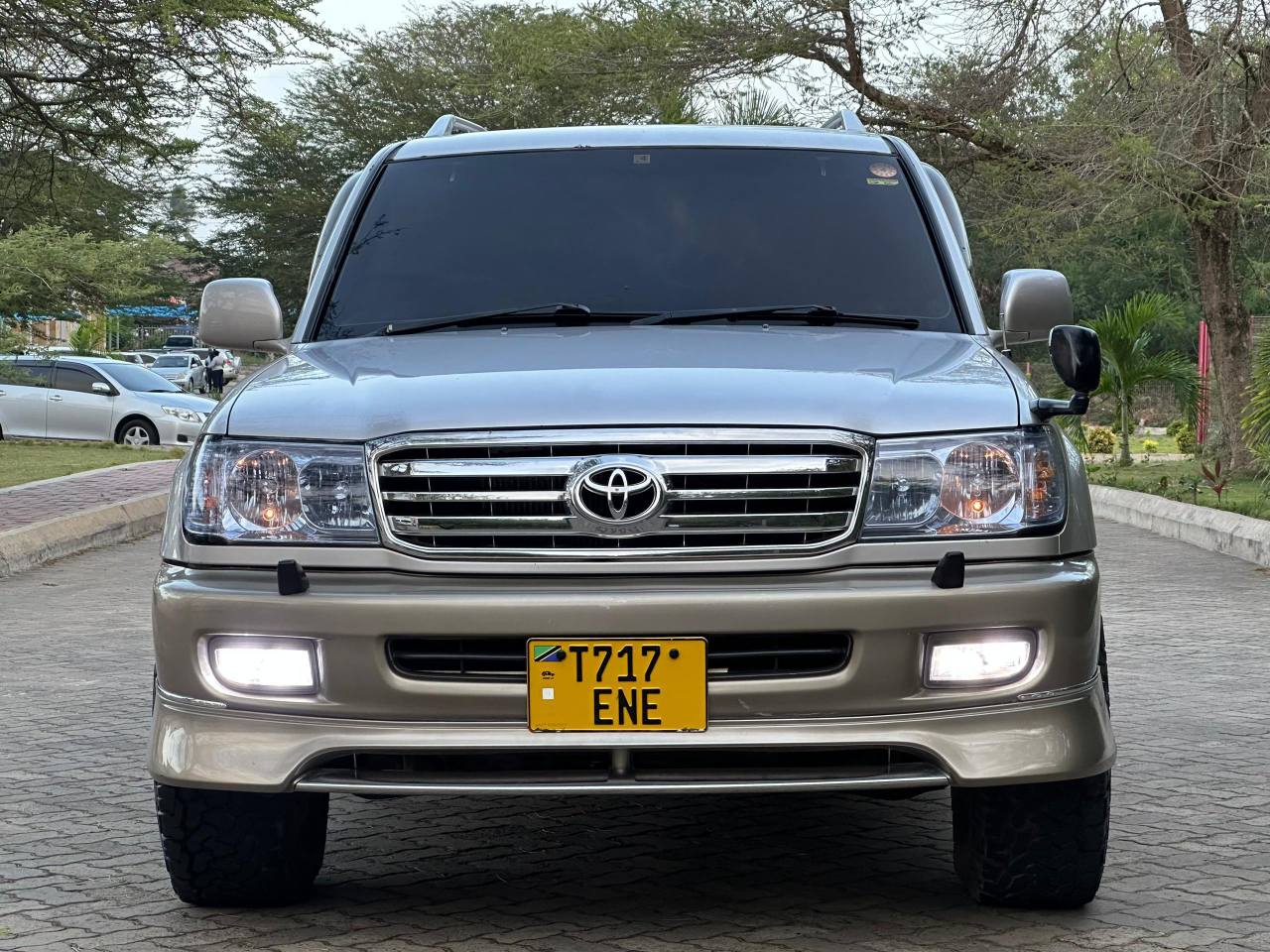 BEI / PRICE : Mil 78,000,000 /= Call. 0686876836 TOYOTA LAND