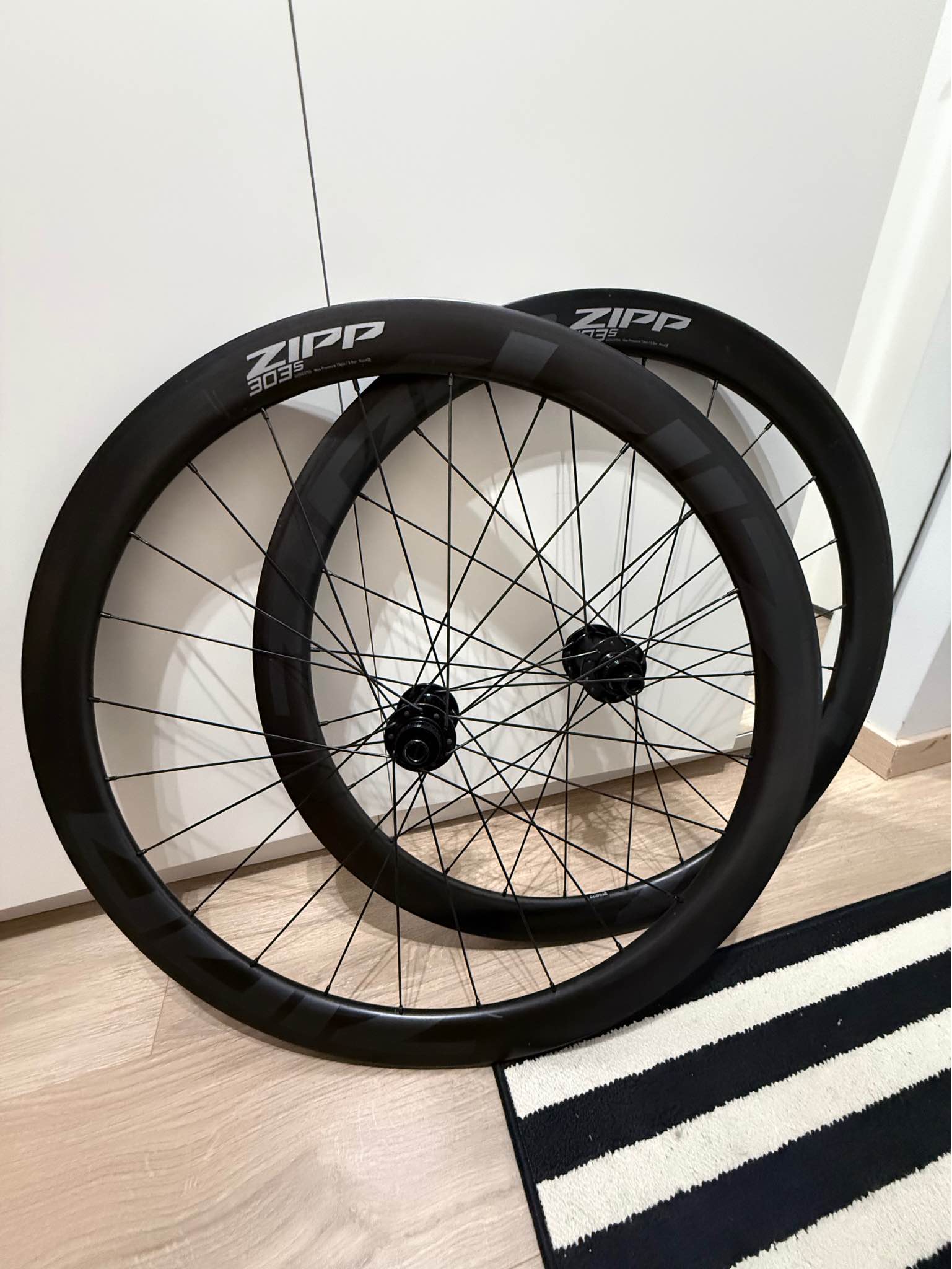 Zipp 303s Carbon Wheelset Sram XDR Freehub Lightly used Tubeless ready
