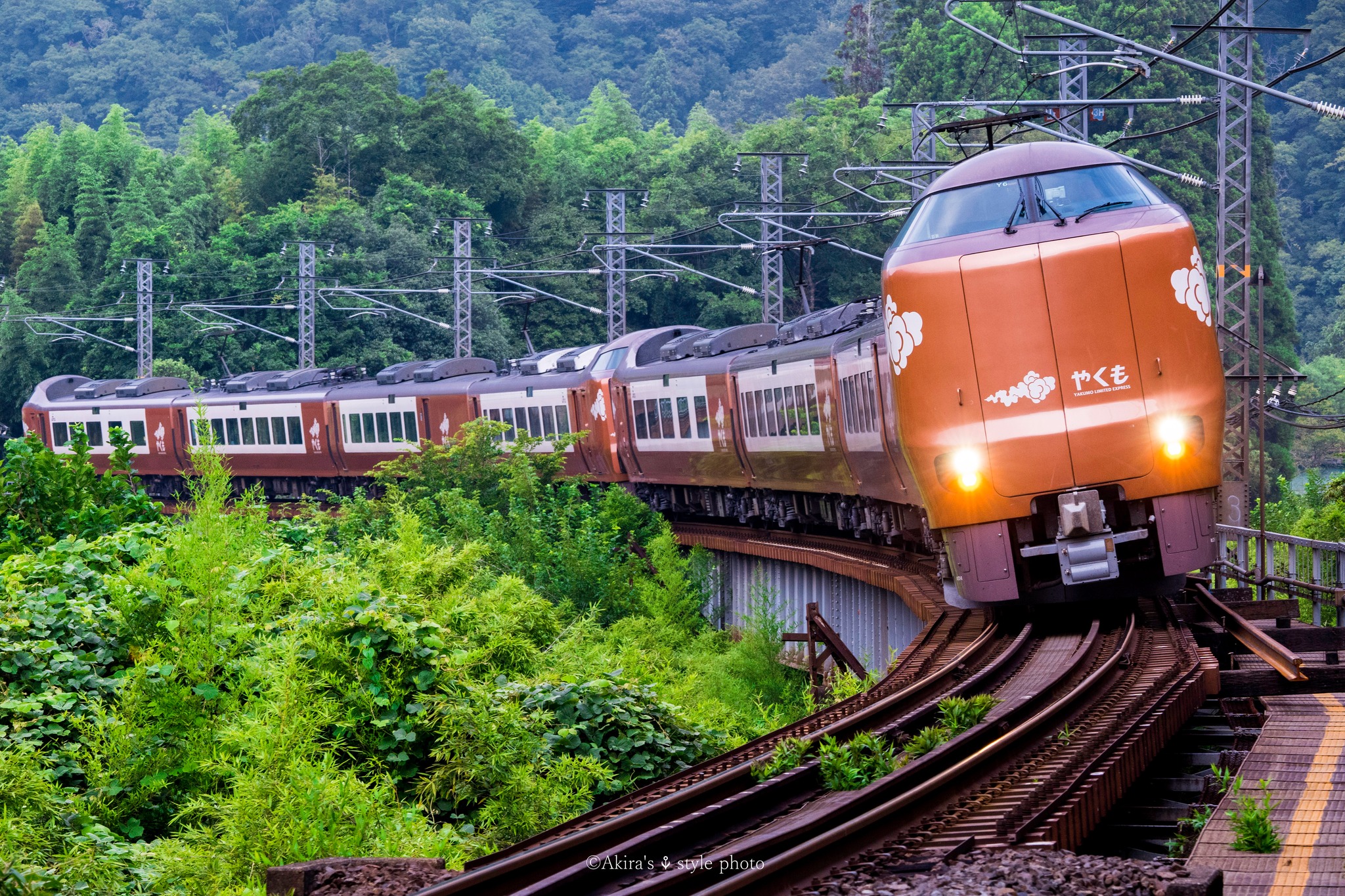伯備の名所でブロンズ8両編成✨ Nikon Z50Ⅱ NIKKOR Z DX50-250mmF4.5