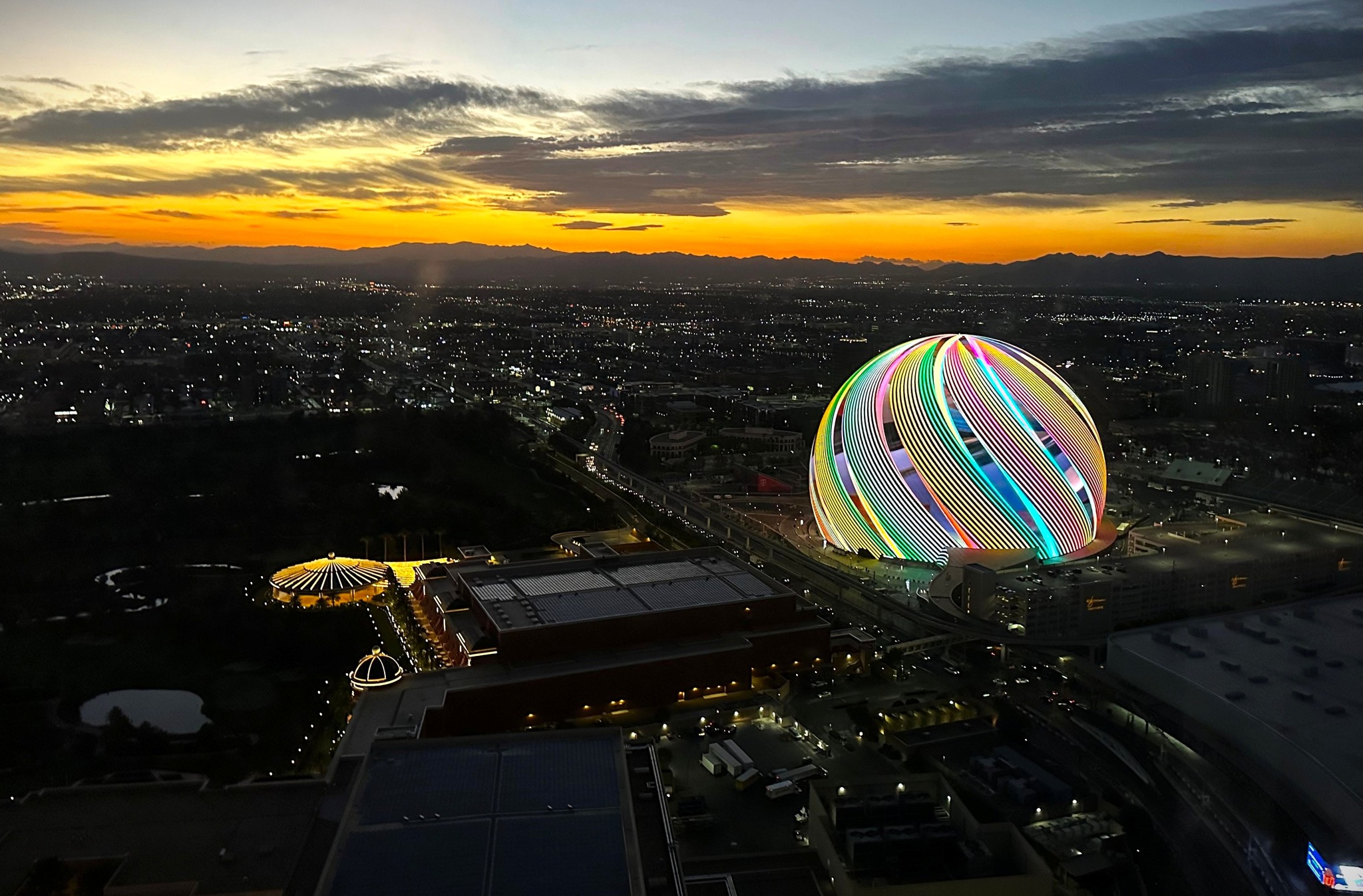 The Sphere Fan Club | Can anybody tell me if there are any rooms at ...