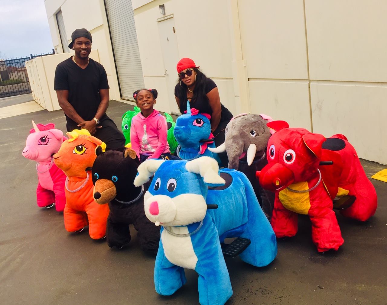 Giddy Up Rides - Visit these animals at Pacific View Mall...