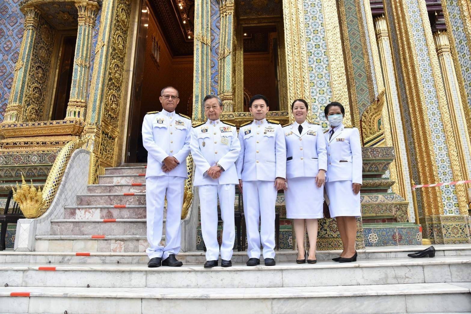 เข้ากราบถวายบังคมพร... - ศิริภา อินทวิเชียร Siripa Intavichein | Facebook
