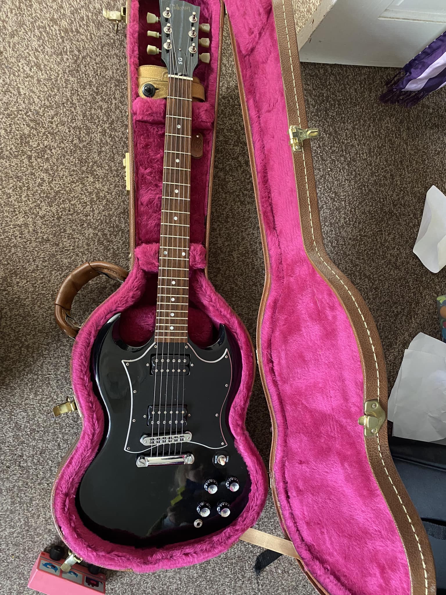 Gibson sg 50's tribute guitar with p90 pickups