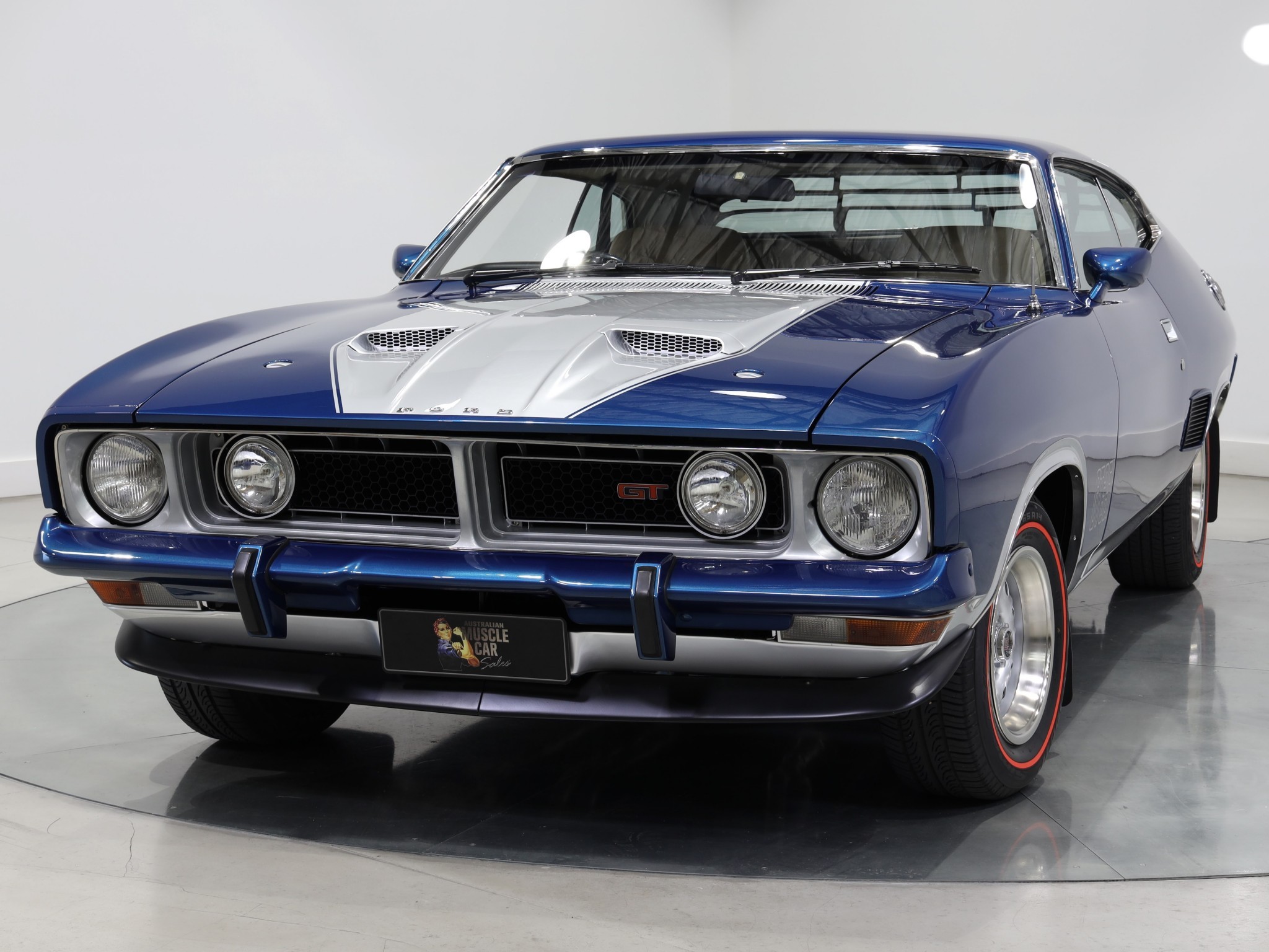 Inside V8 INTERCEPTOR (1973) Ford Falcon XB GT.