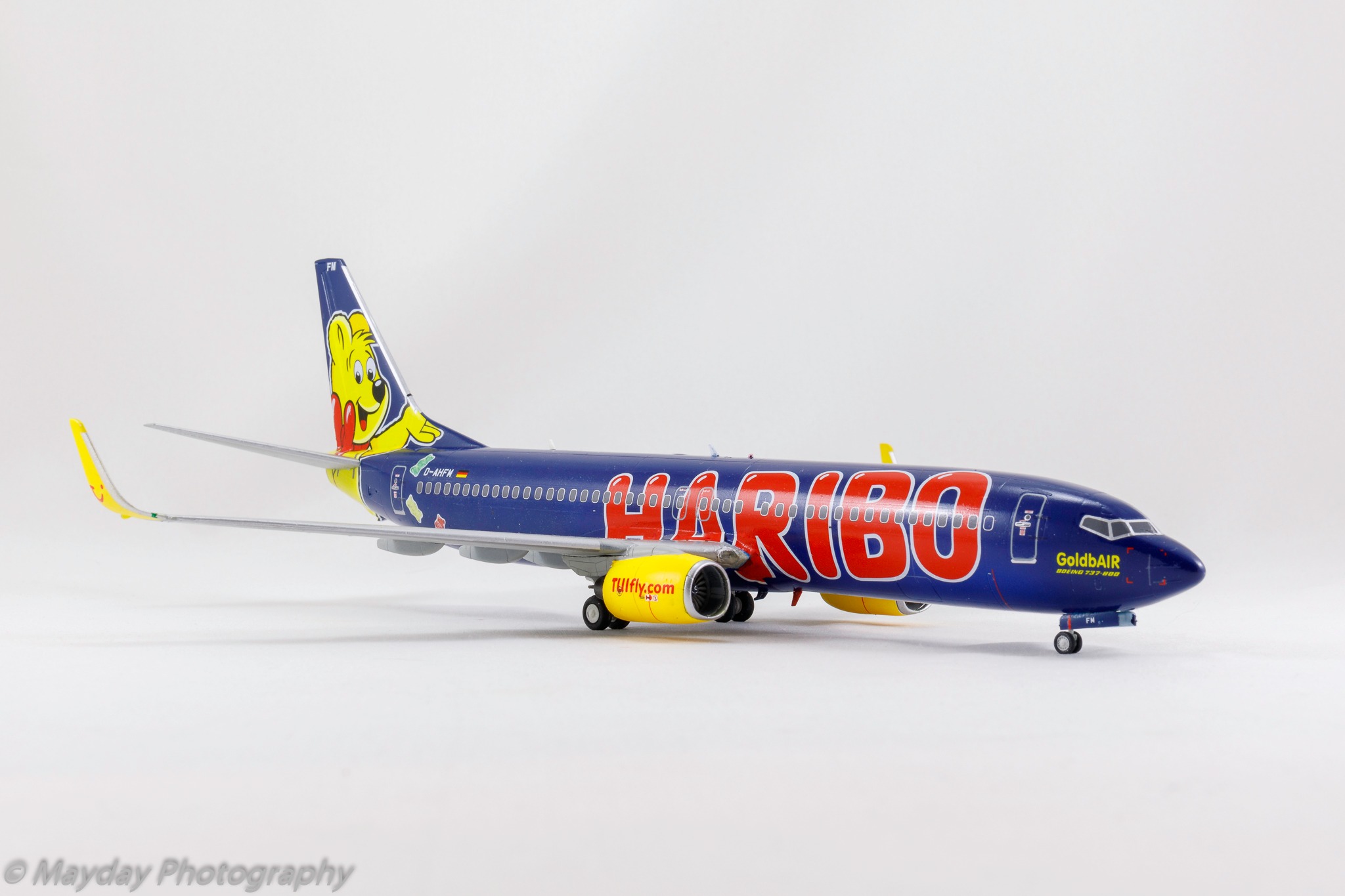 an old 1/144 scale Airfix 737-200 with BraZ resin engines and J