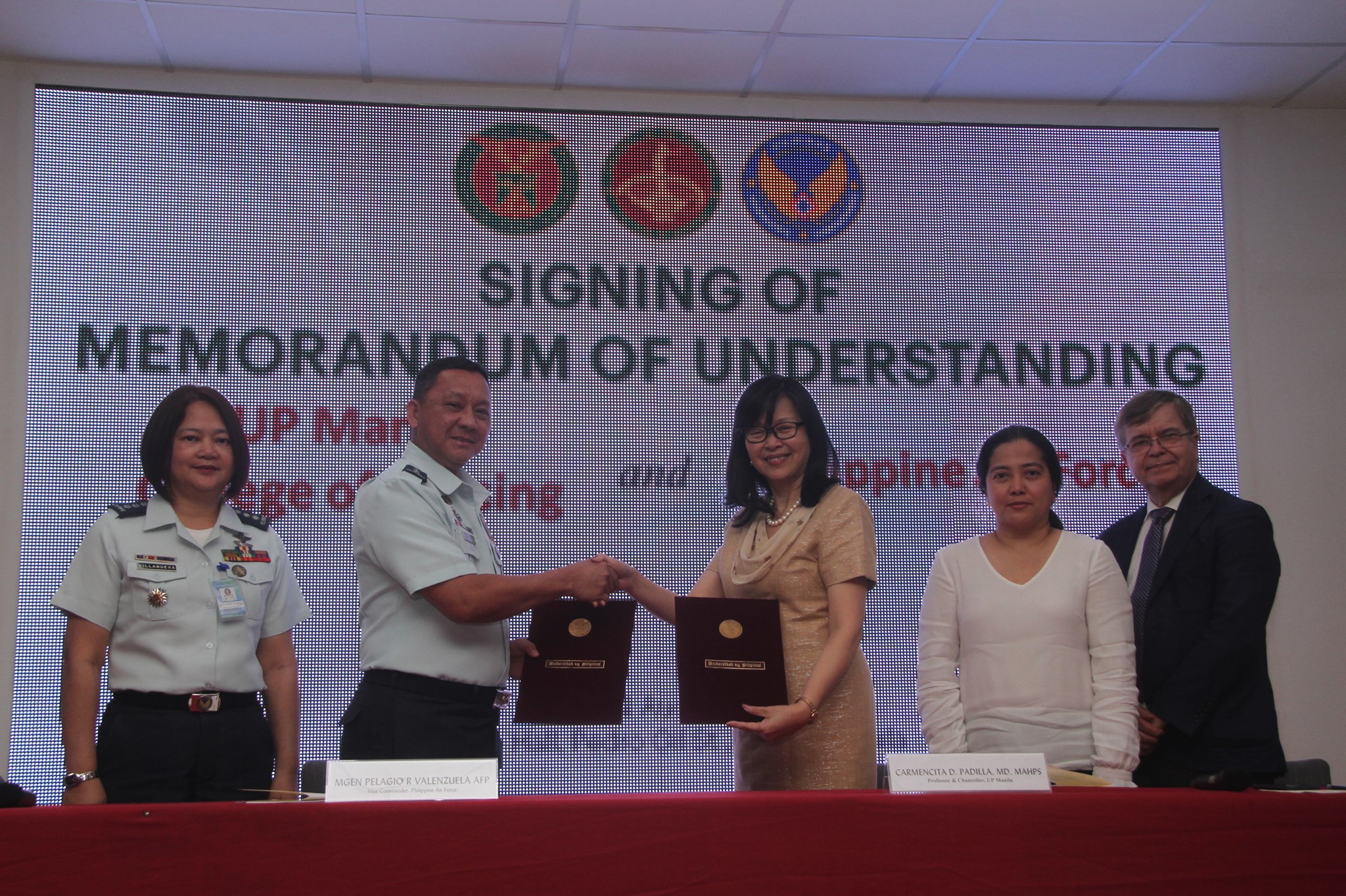PAF SIGNS MOU WITH UP MANILA... - Philippine Air Force