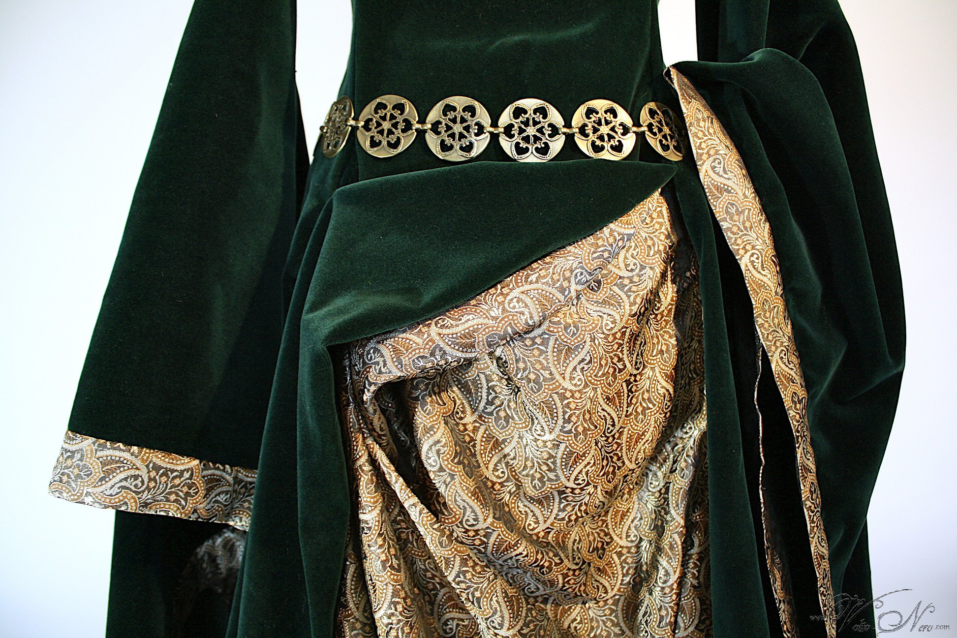 gold sequin long sleeve dress Elegant V-Neck Prom with High Split, Sparkle Gown Earth Tones H&M Black and White Size:L (10-14) while the high side