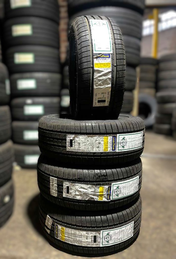 Set Of 4 Goodyear Eagle Sport (RSC) MOE RFT A/S 225/55R17 (97H) - Car ...