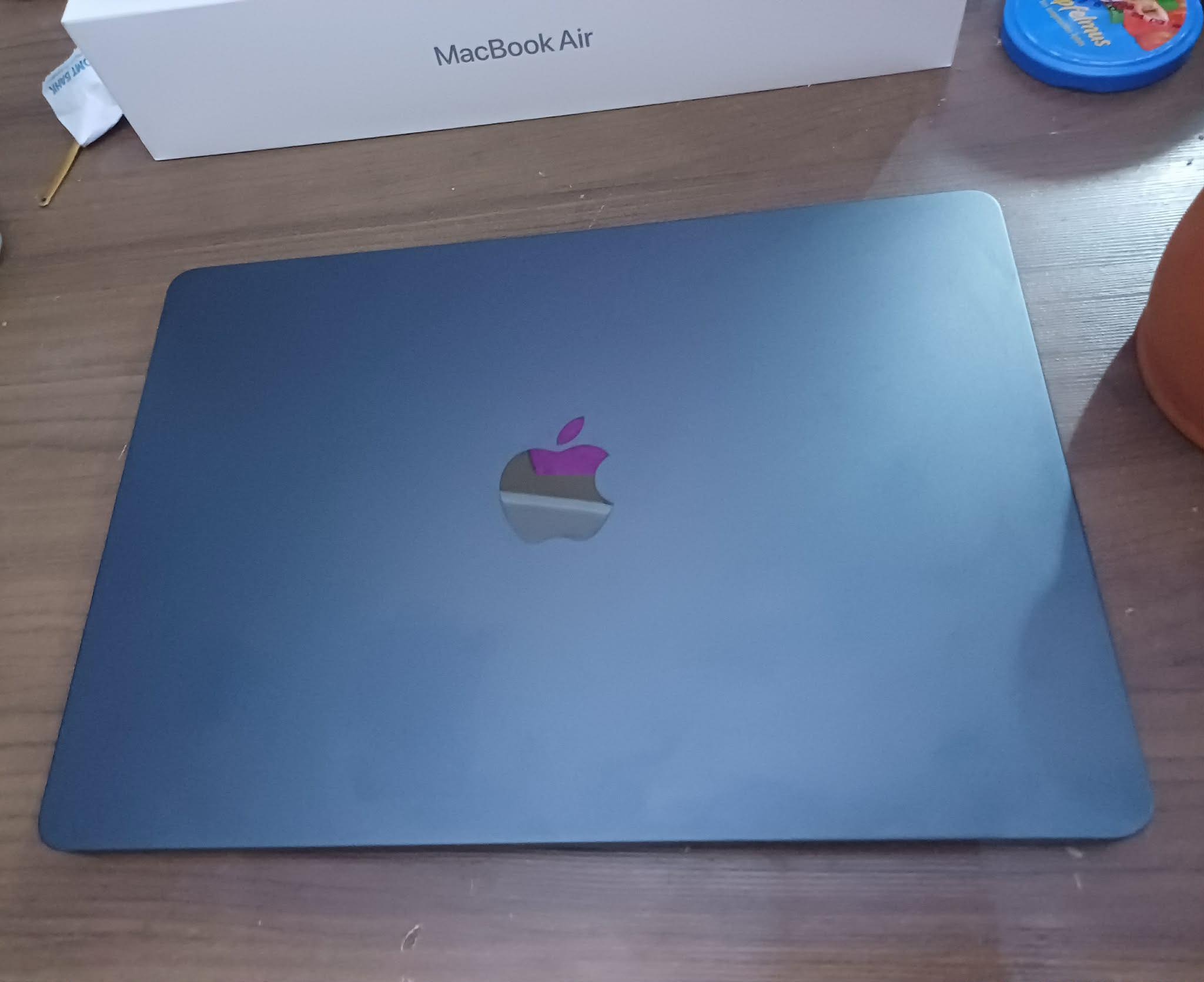 Macbook Air M2 зарна. 8GB ram/ 256GB SSD (2022) Battery health 91 
