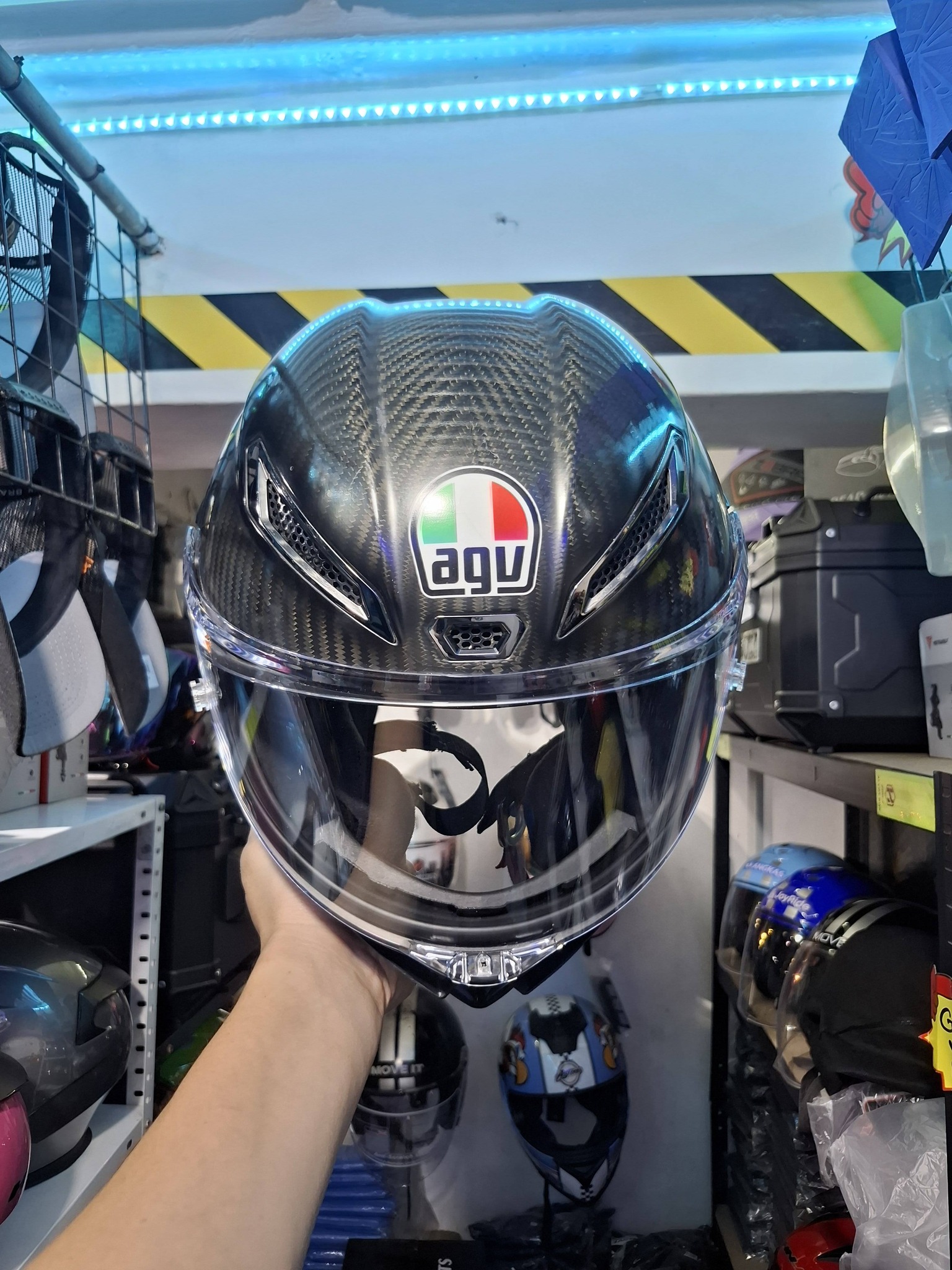 agv helmet cleaners Motorcycle and Visor Cleaner - 2 Oz Streak Free Spray and Microfiber Towel allowing for a panoramic view of 190 and a vertical field of vision of 85 AGV K6S Helmet Deep Cleaning
